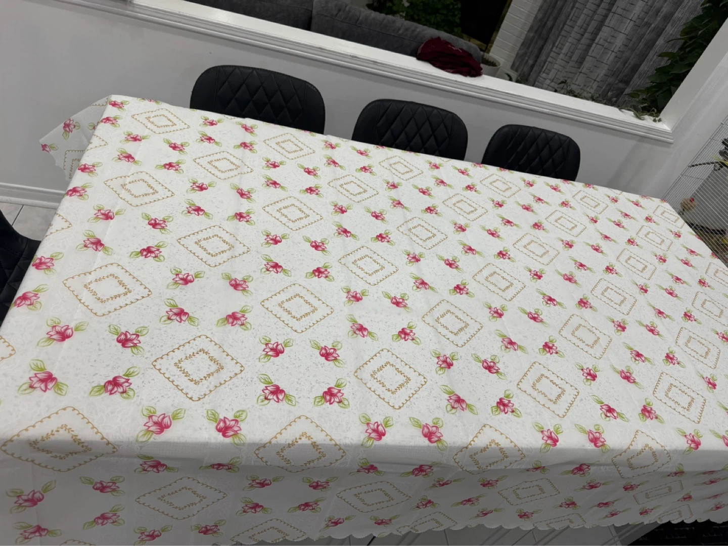 White floral print tablecloth - photo 2