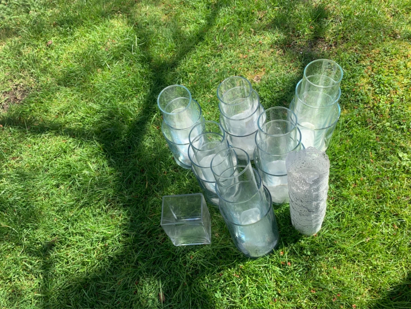 18 Glass Vases and votives - photo 2