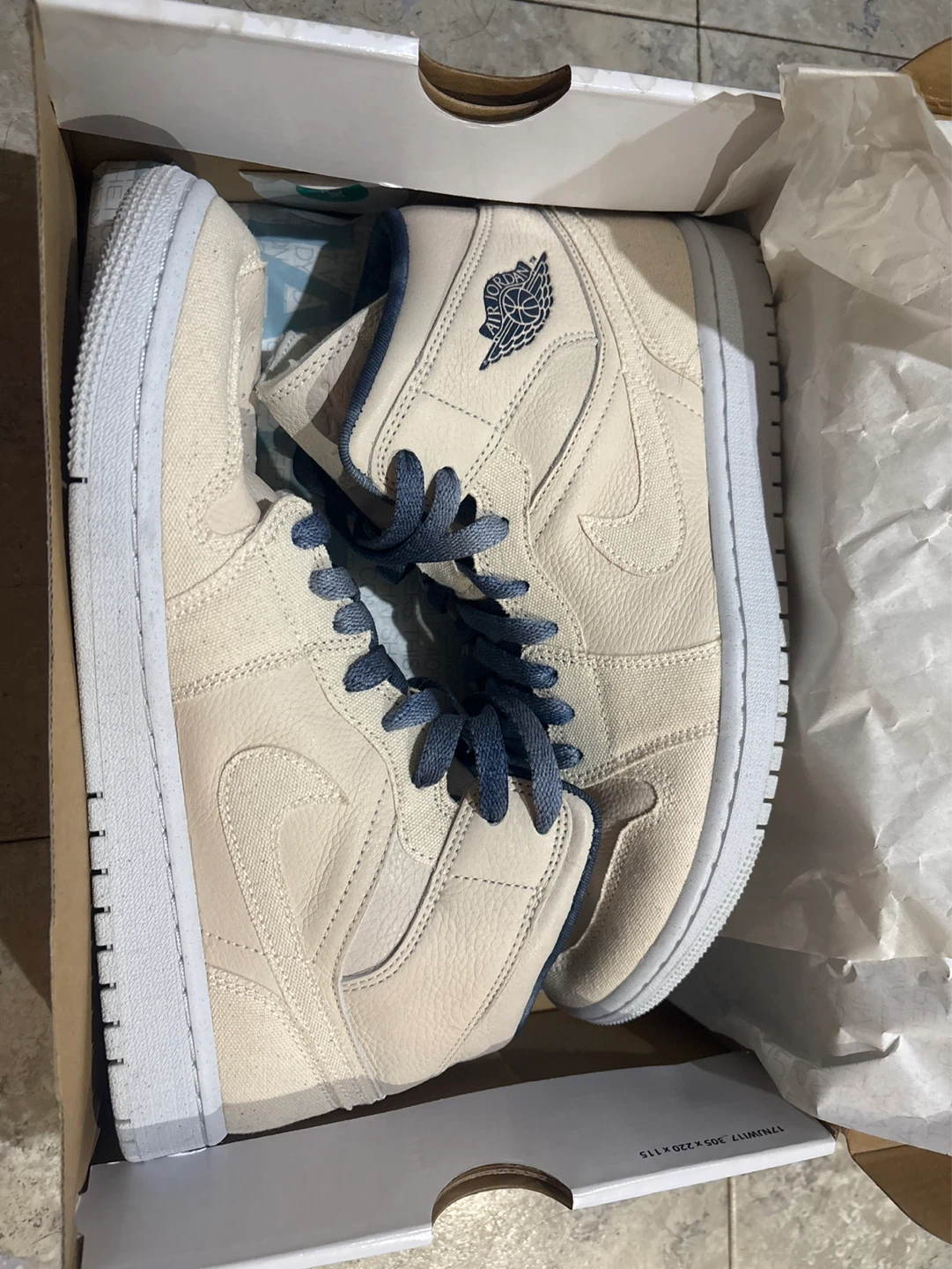 Nike Air Jordan 1 Mid SE Sanddrift Sneakers