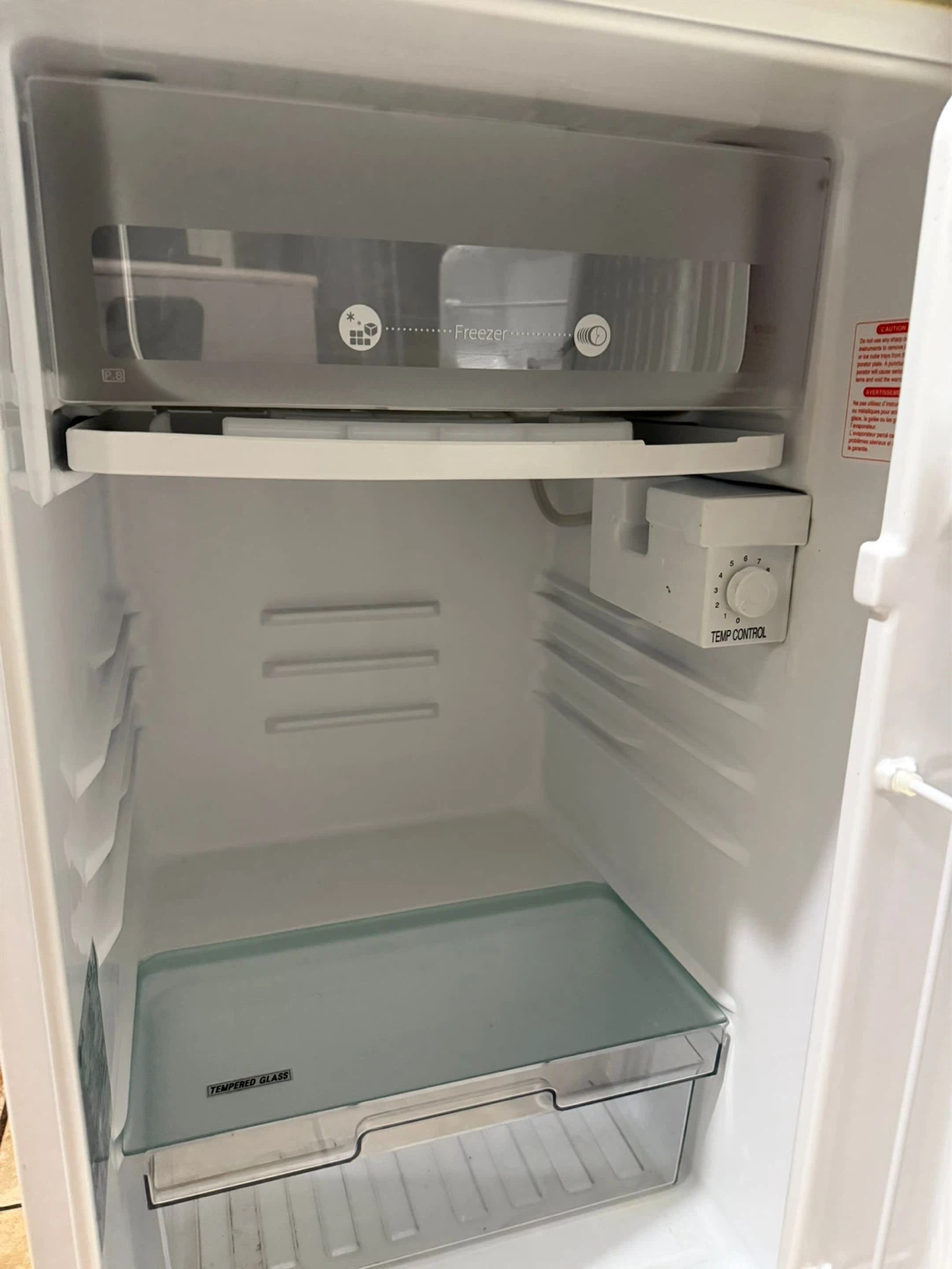 LG GR-151 RCW Compact Refrigerator - photo 2