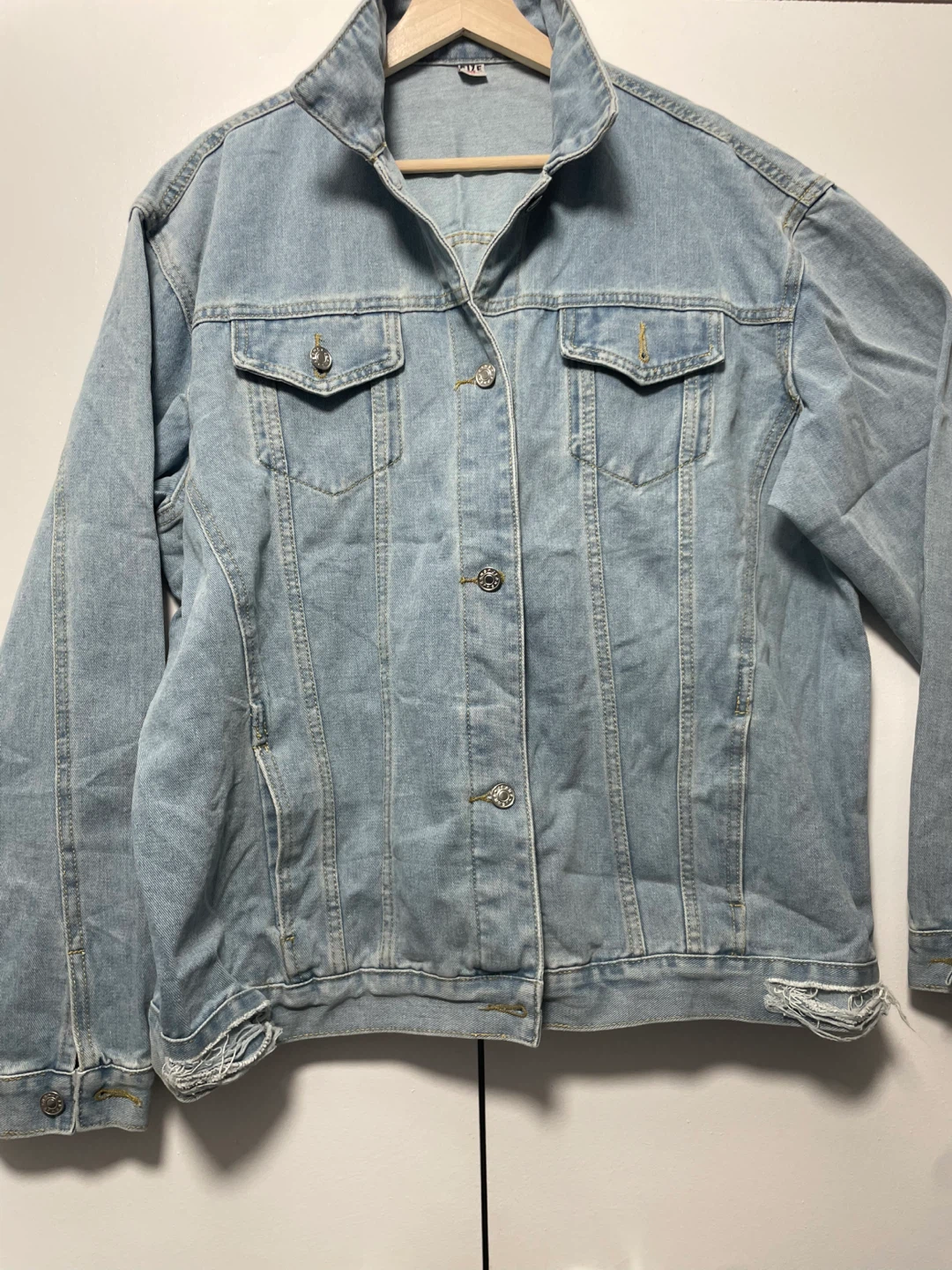Light Wash Denim Jacket  ( need to go today urgently 🚨🚨🚨🚨🚨