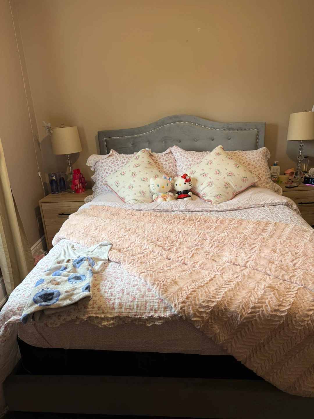 Grey Velvet Tufted Headboard Bed Frame - photo 3