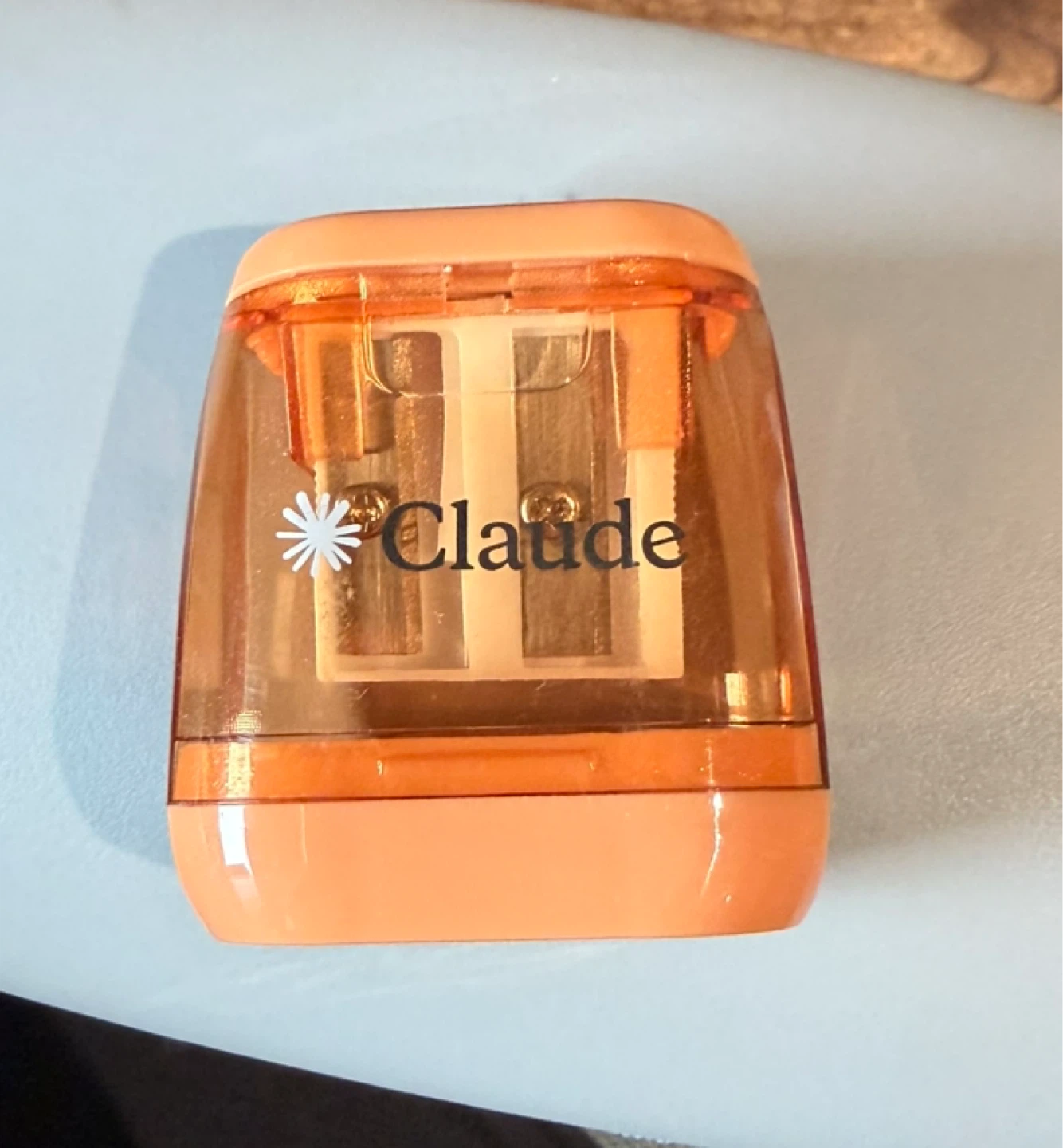 Claude 2-Hole Pencil Sharpener 🧡 - photo 3