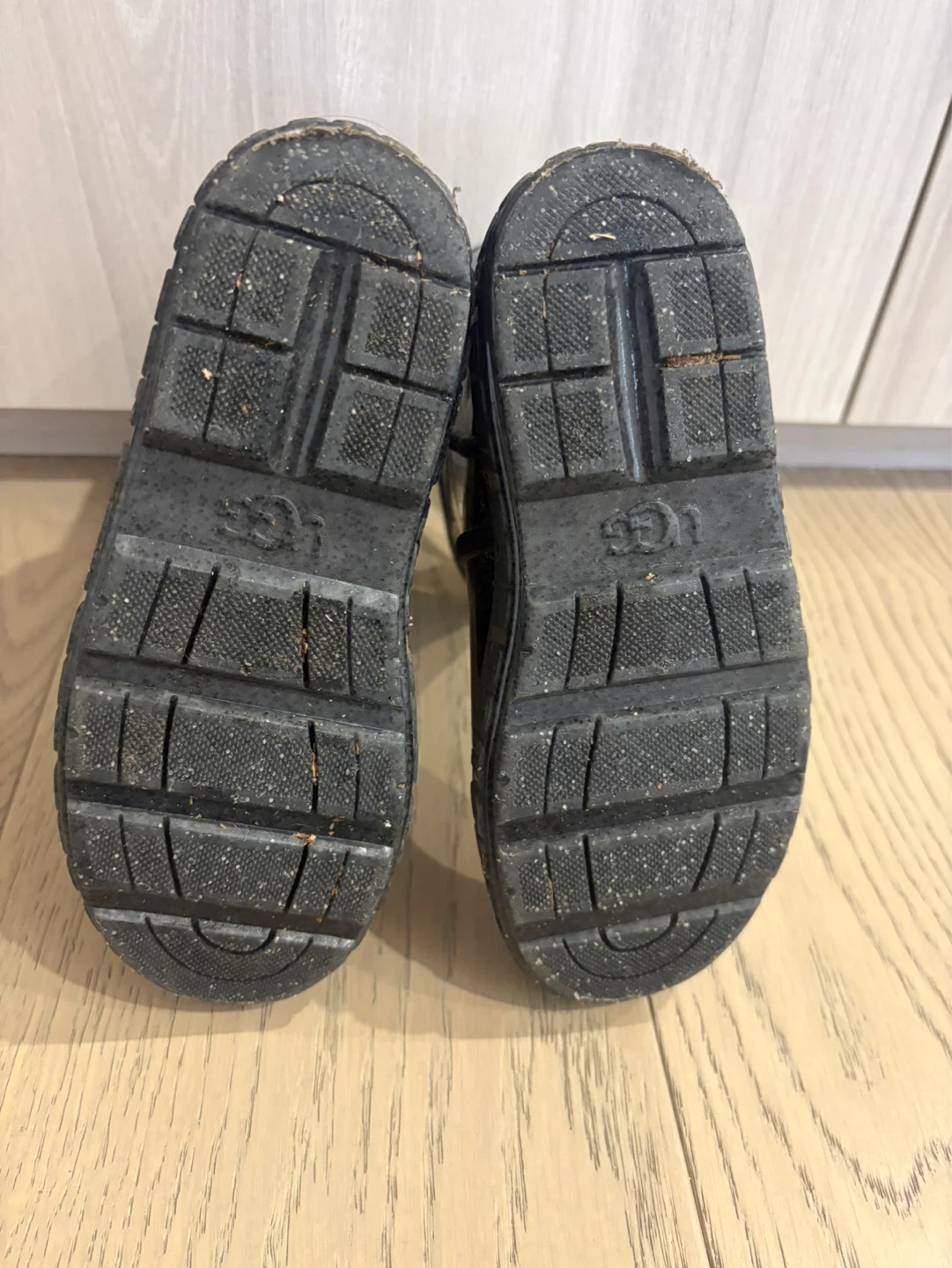 UGG Black Glitter Rain Boots - size 12 kids - photo 5