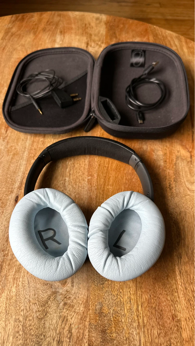 Bose QuietComfort 35 II Noise Cancelling Headphones - photo 5