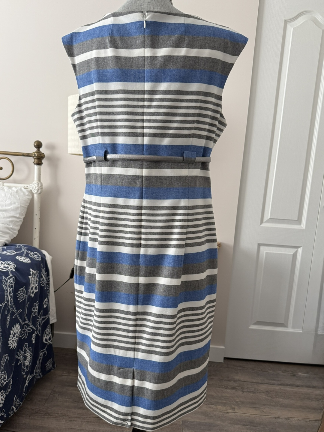 Calvin Klein Sleeveless Dress - photo 2