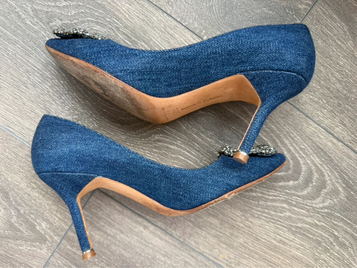 Authentic Manolo Blahnik Denim Crystal Buckle Heels - Size 35.5 - photo 3