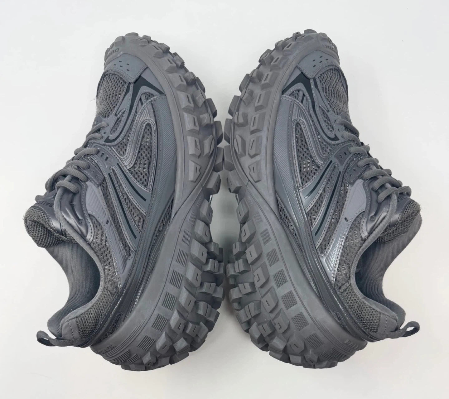 Balenciaga Bouncer Defender - photo 3