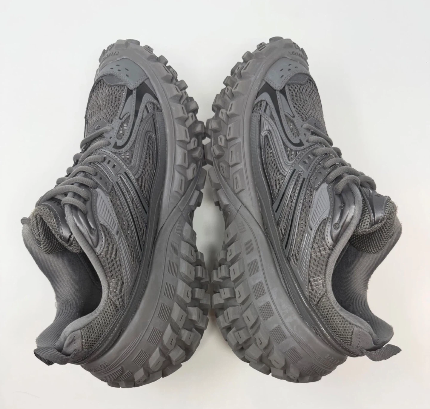 Balenciaga Bouncer Defender - photo 4