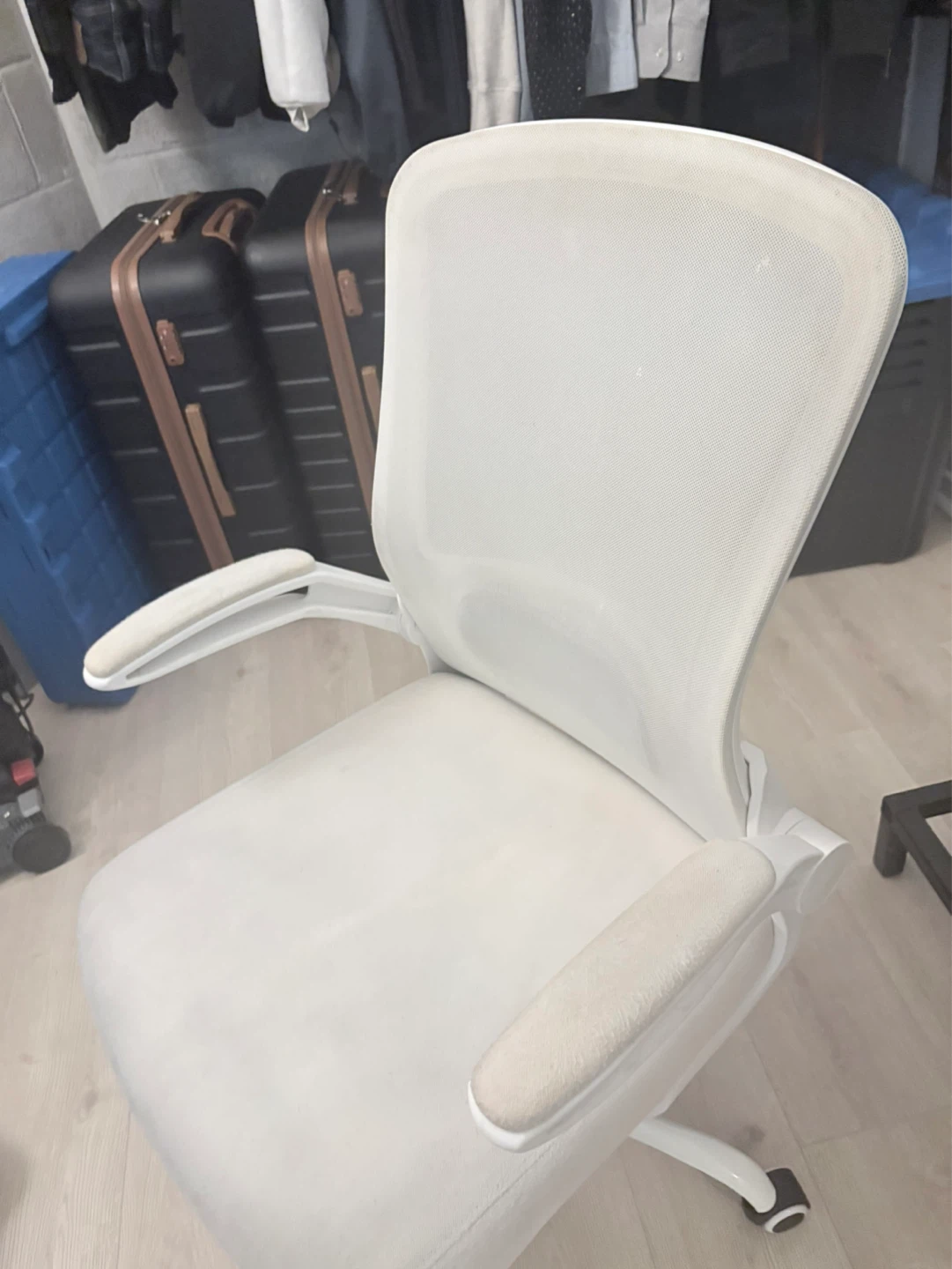 White Ergonomic Office Chair - photo 3