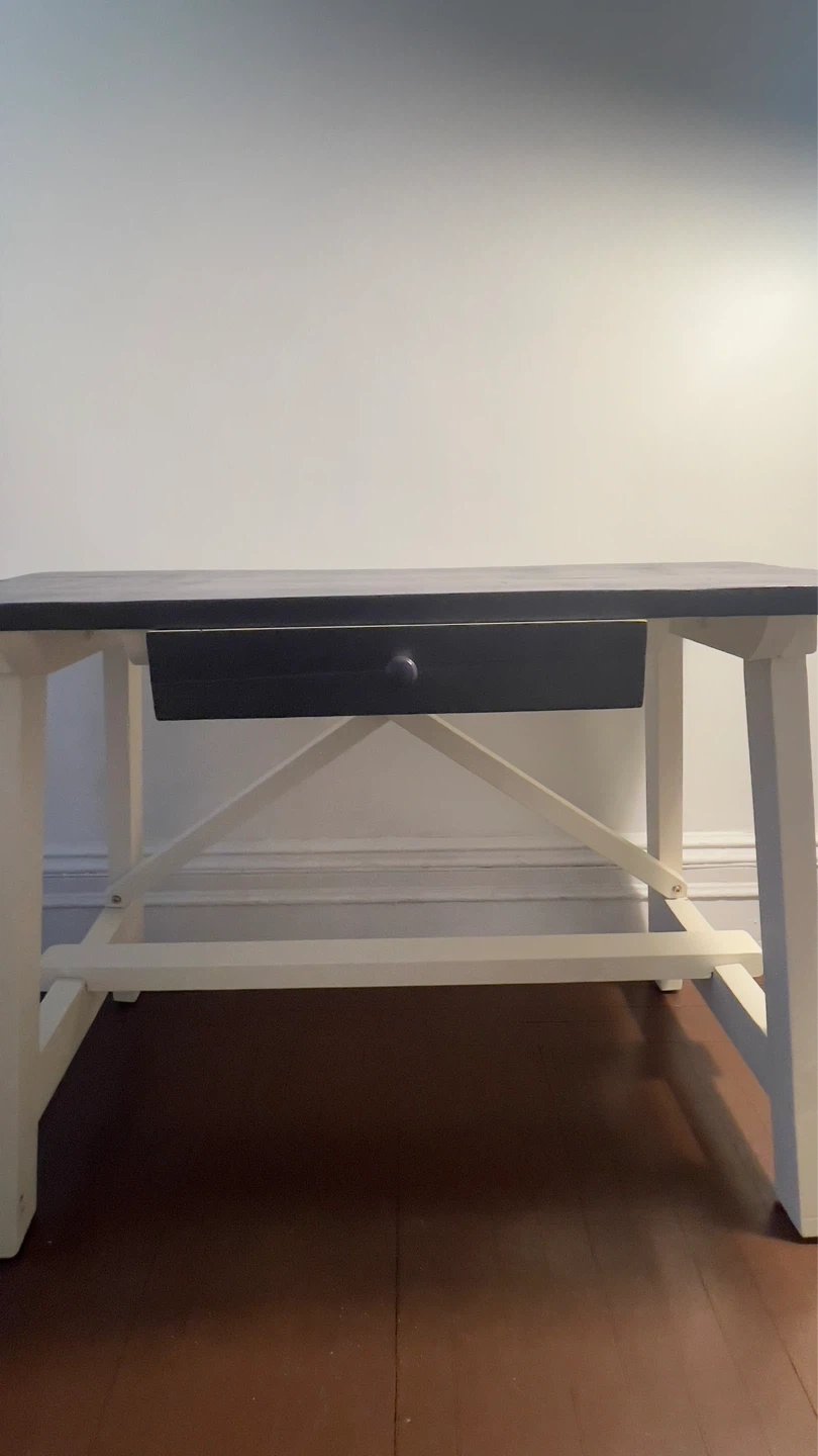 DESK - photo 2