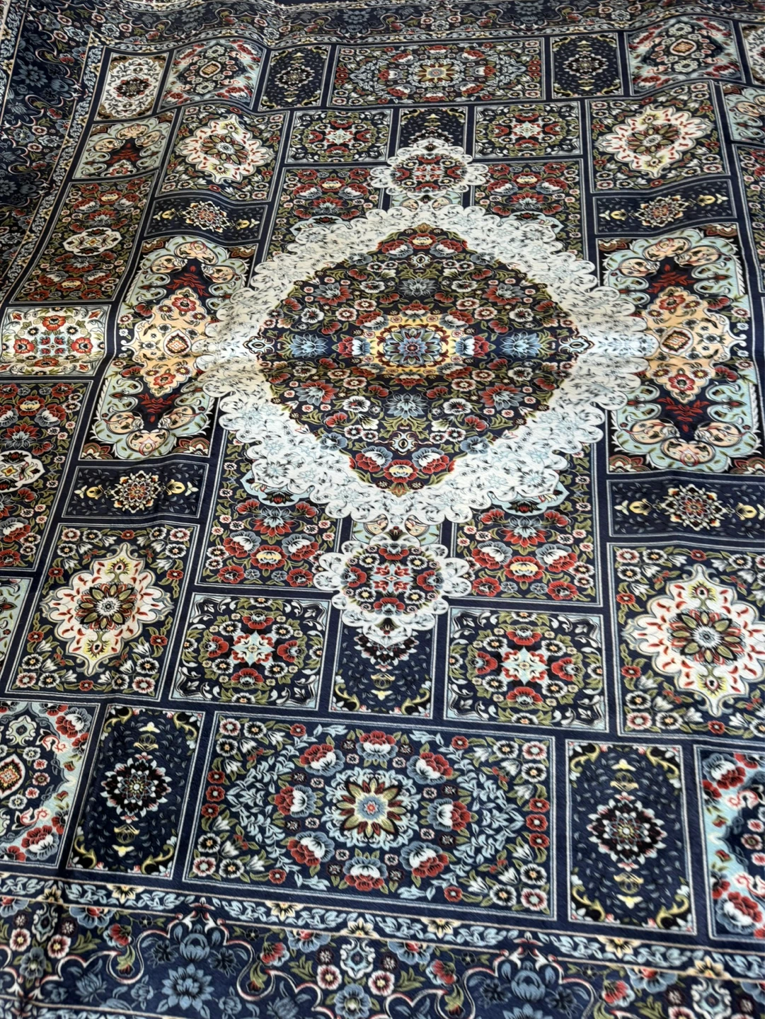 Large Oriental Rug - photo 3