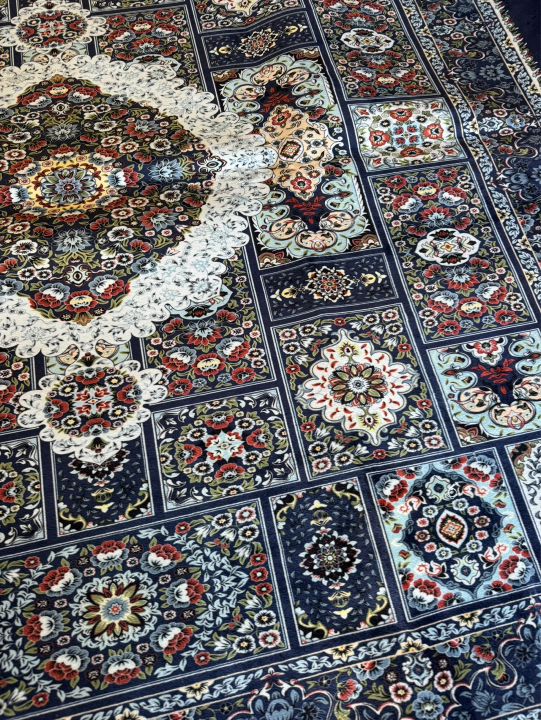 Large Oriental Rug - photo 5