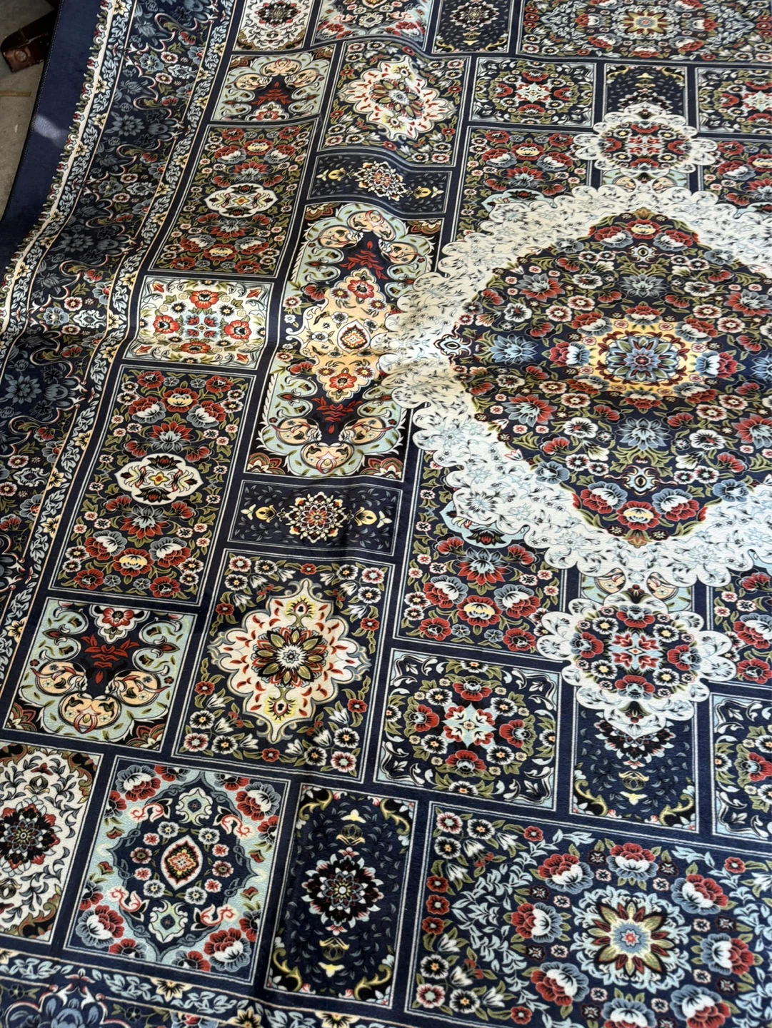 Large Oriental Rug - photo 4