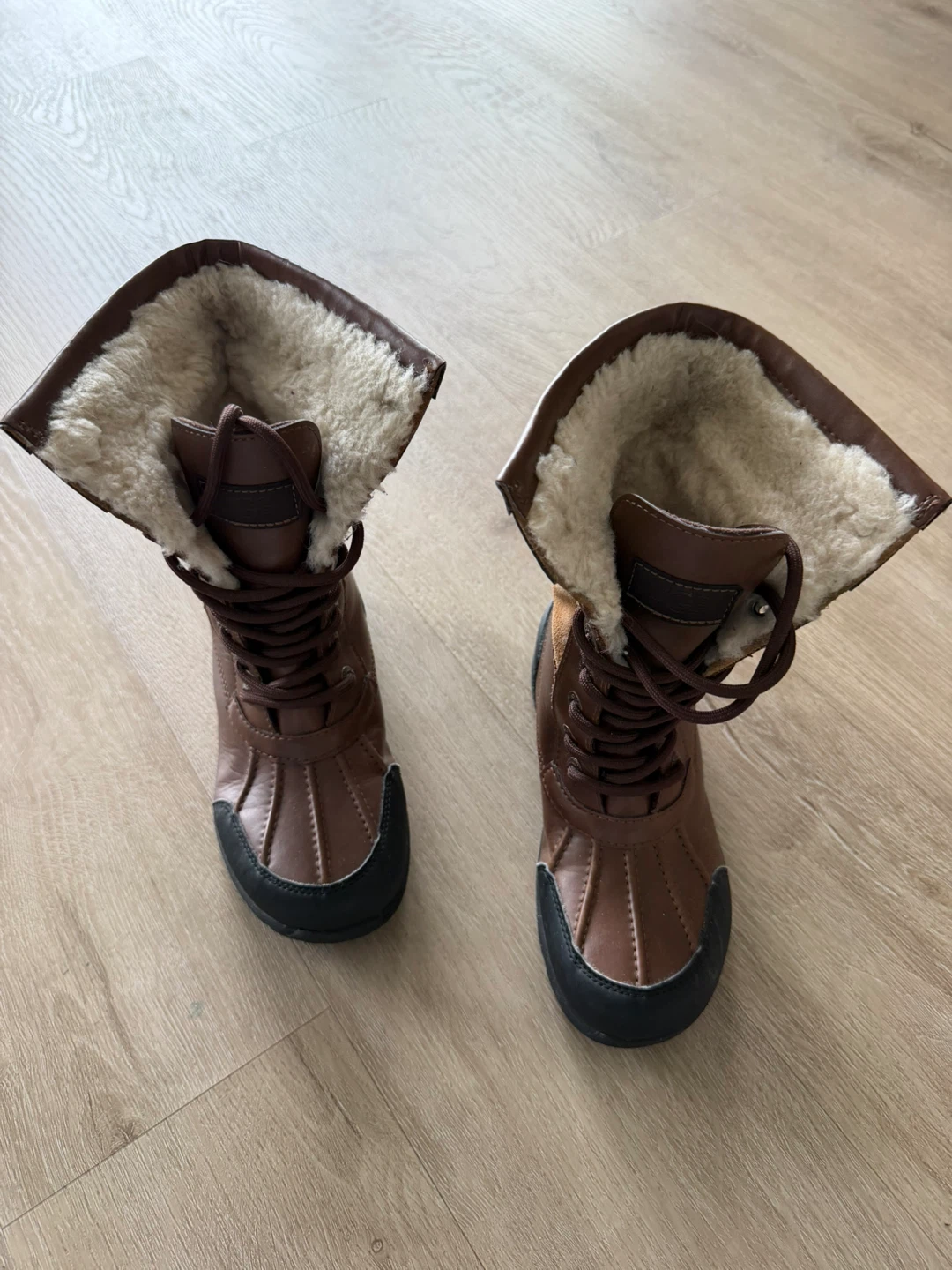 Authentic UGG (size US 1 ) - Brown Boots - photo 2