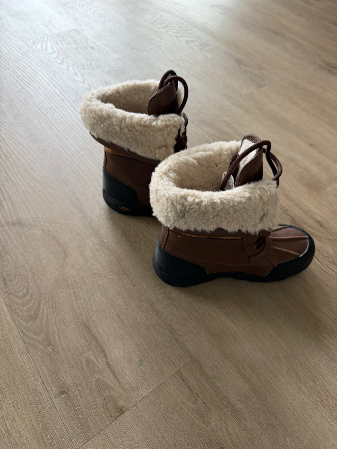 Authentic UGG (size US 1 ) - Brown Boots - photo 4