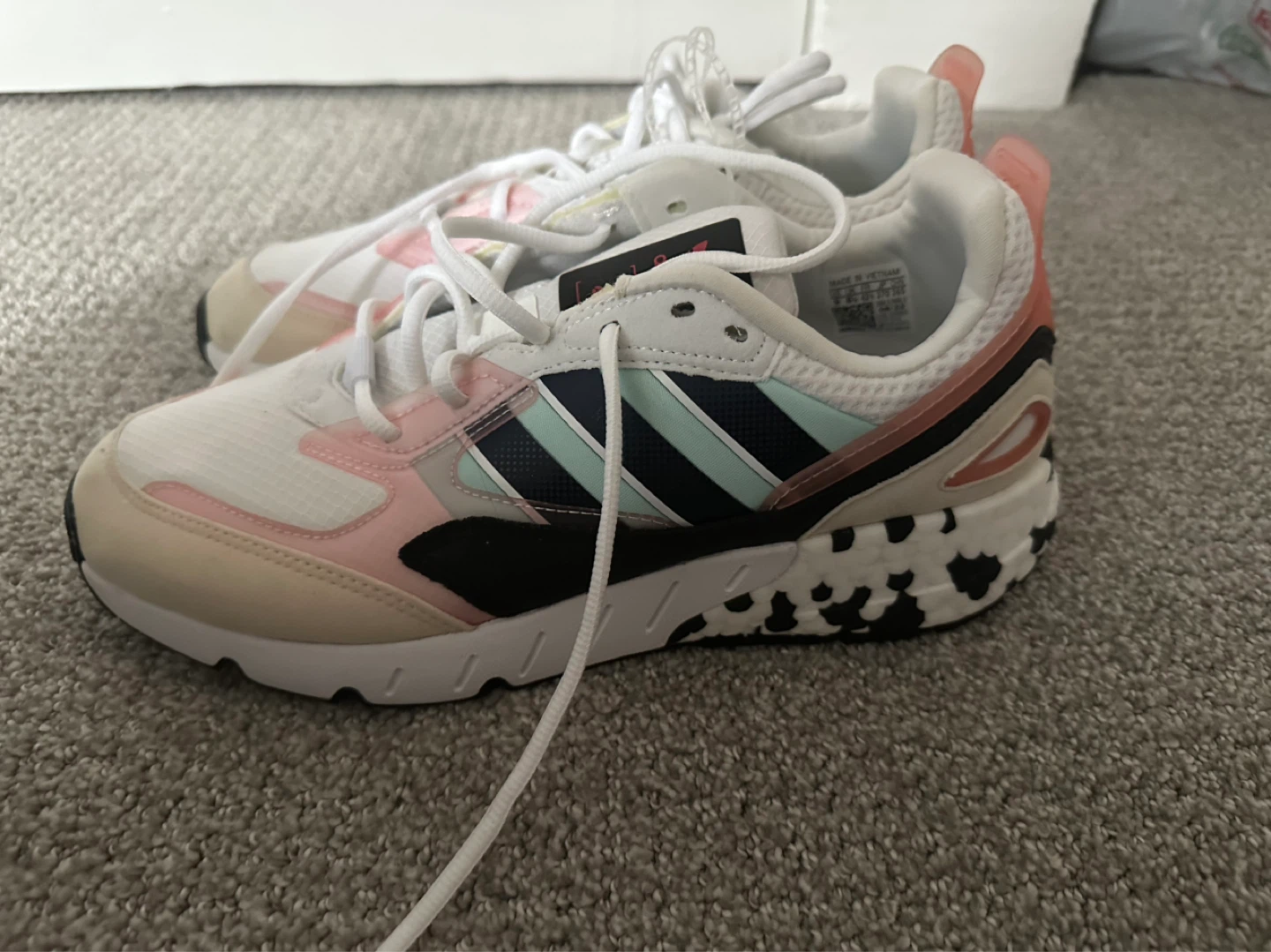 Adidas ZX 2K Boost Shoes White/Pink Size 6