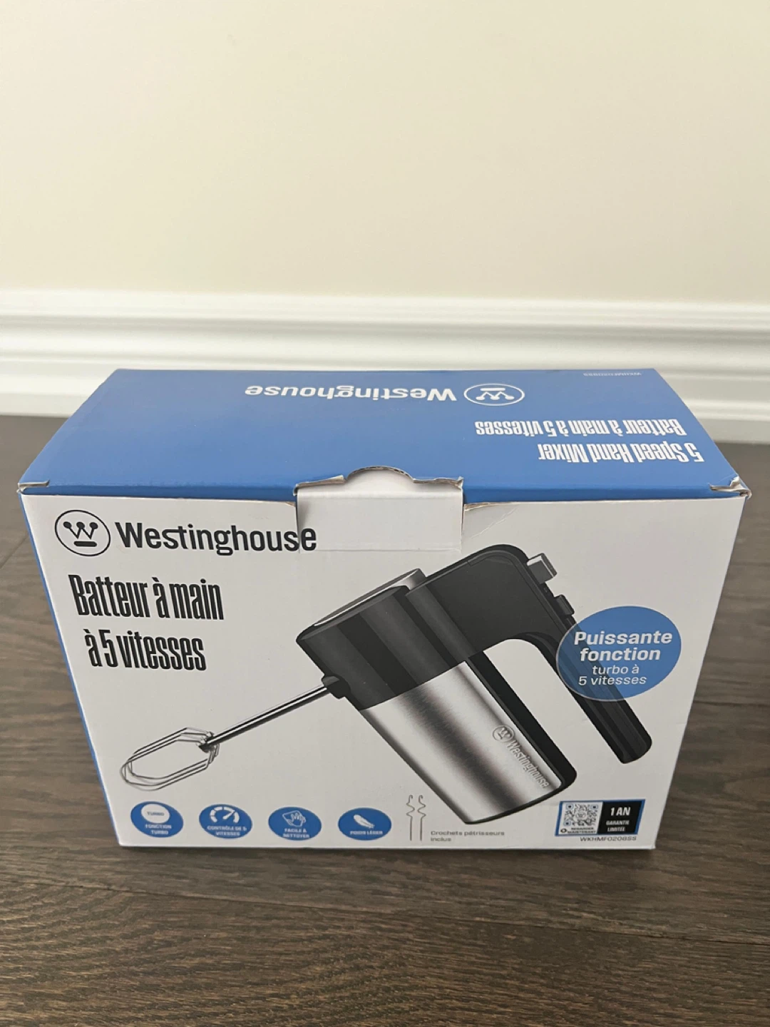 Westinghouse 5 Speed Hand Mixer plus free Amifa Cake Turntable
