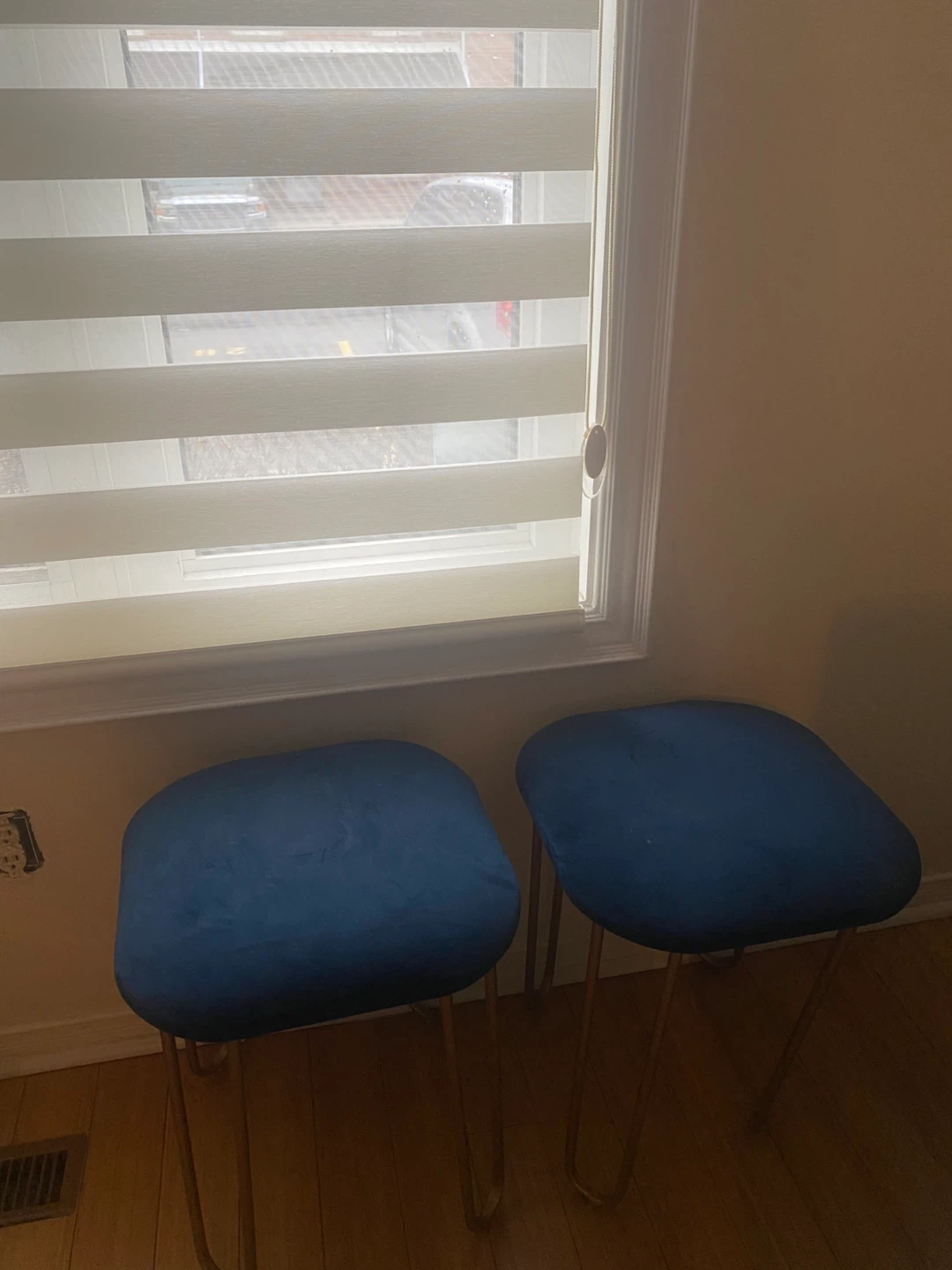 Set of 2 Blue Velvet Bar Stools