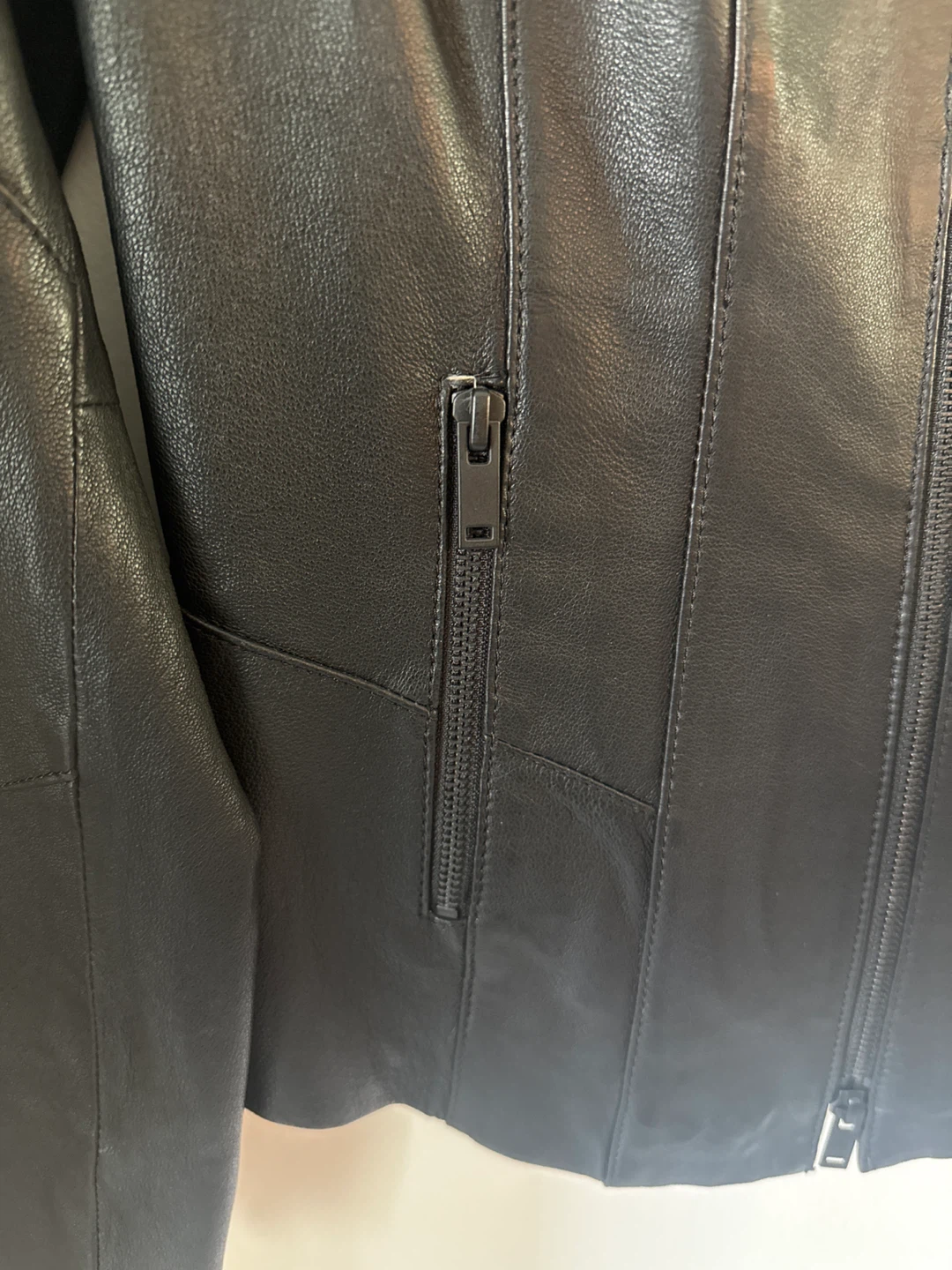 Danier Black Leather Jacket - 2XS - photo 4