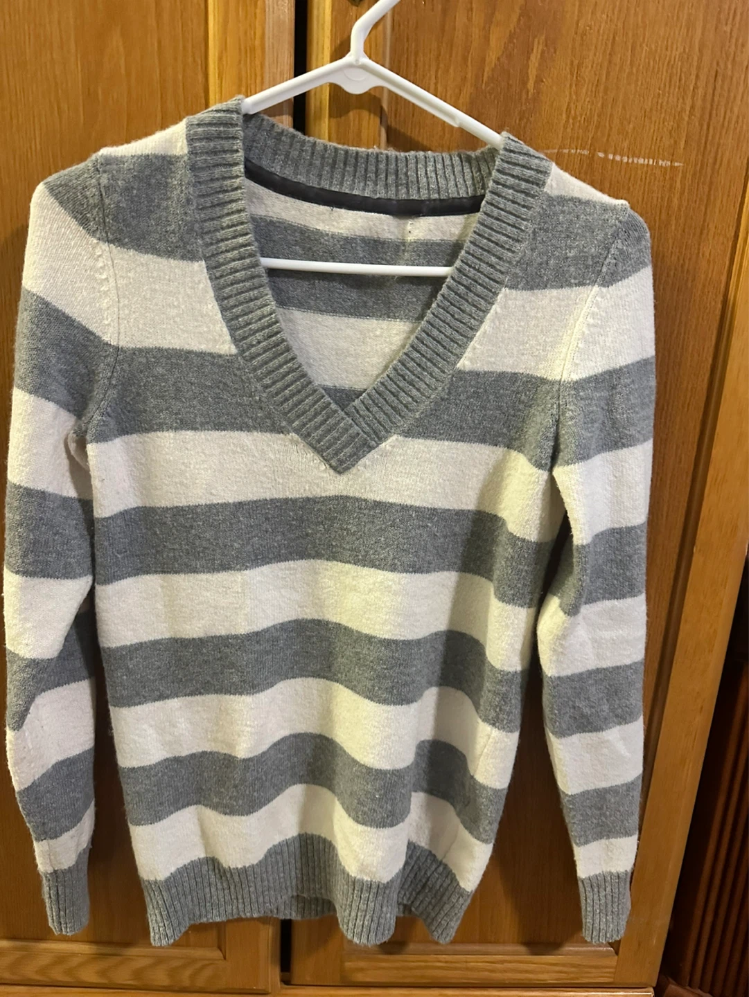 Women’s Winter Bundle - 12 Sweaters & Hoodies - photo 3
