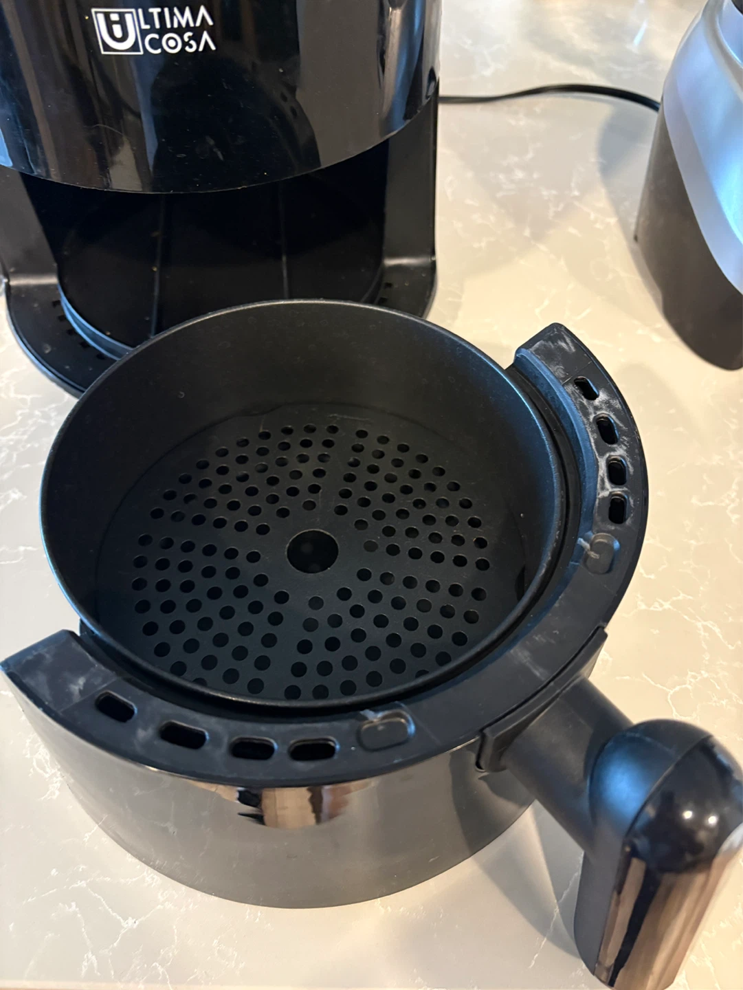 Black & Decker Blender + ULTIMA COSA 1.5L Air Fryer - photo 2