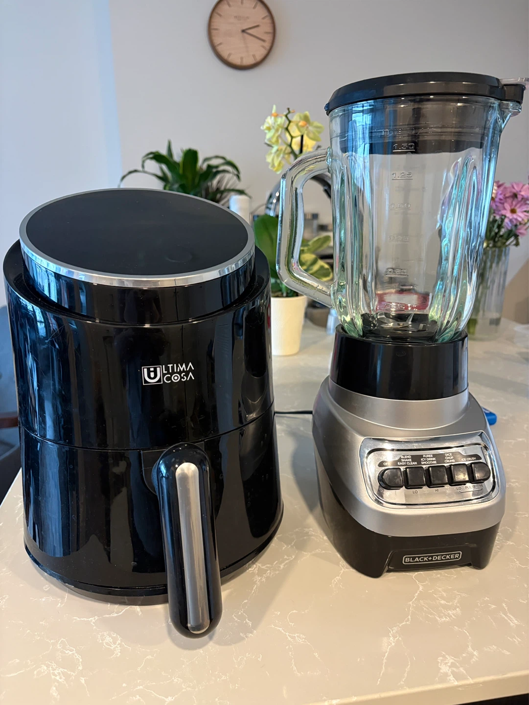 Black & Decker Blender + ULTIMA COSA 1.5L Air Fryer