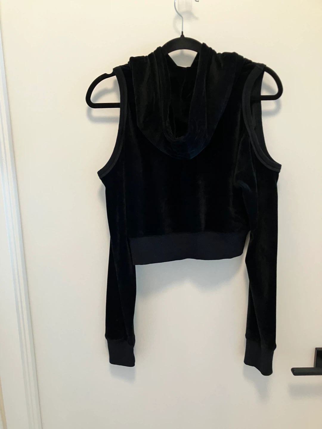 Highline Collective Black Velour Cold Shoulder Hoodie S/P - photo 2