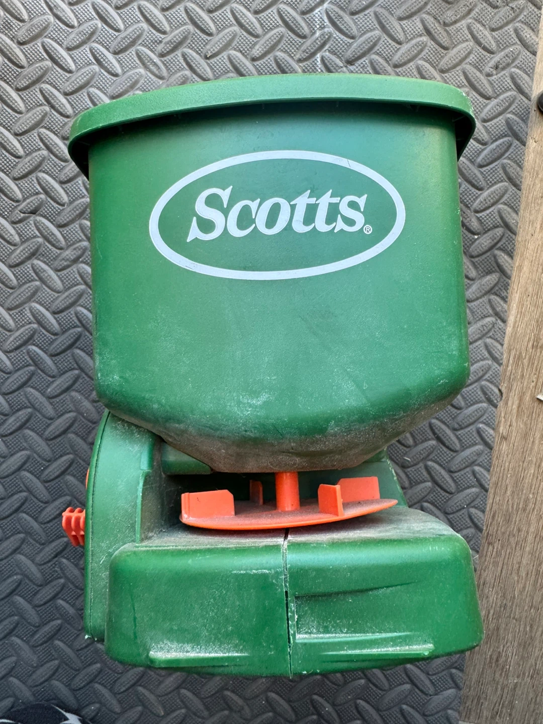 Scotts Lawn Spreader