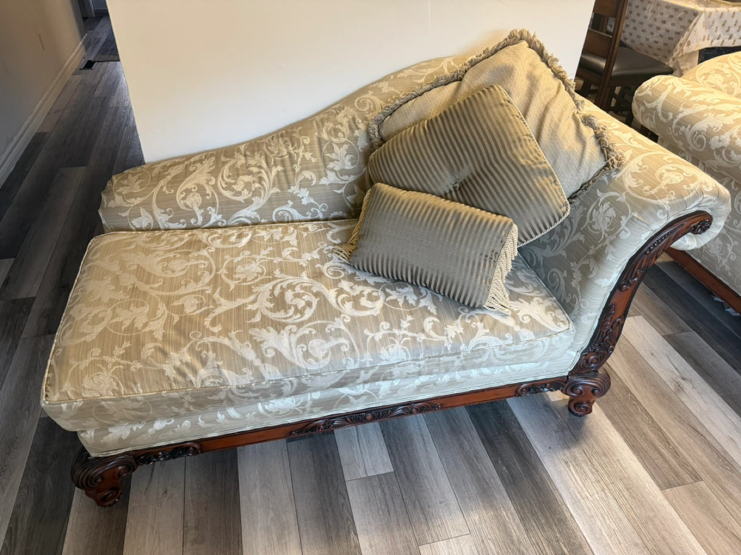 Chaise Lounge with Pillows - photo 2