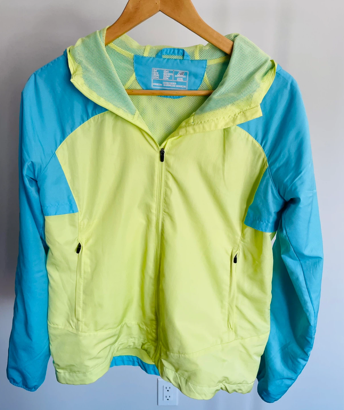 New Balance Women's Running Waterproof Jacket - Blue/Yellow - photo 3
