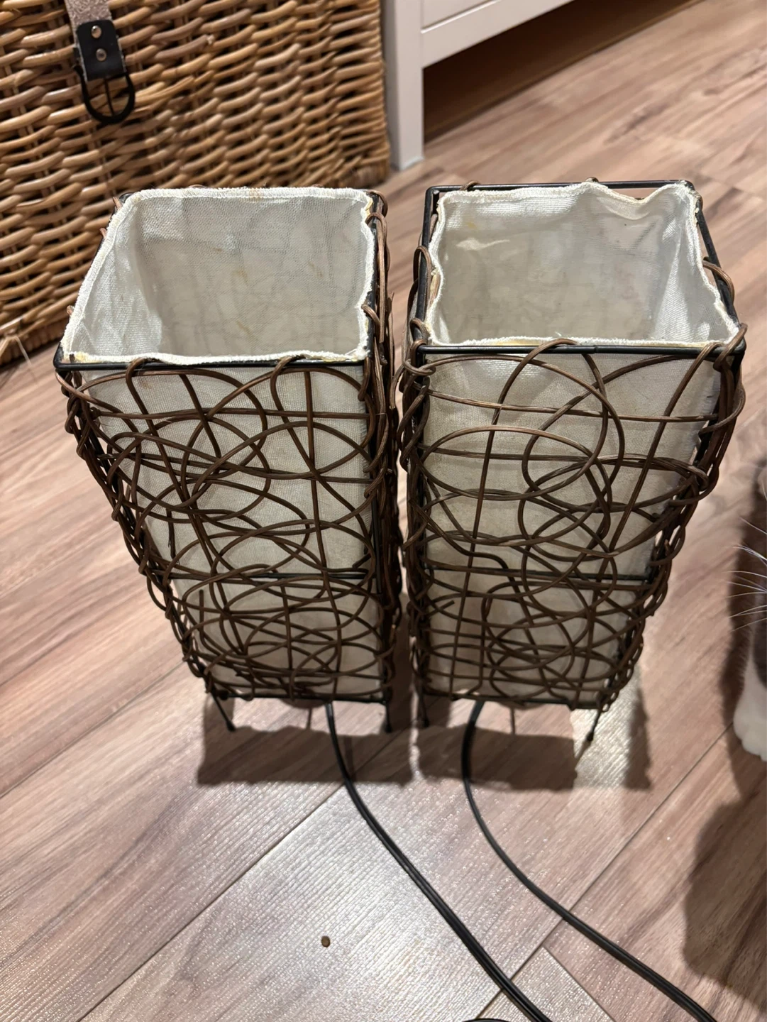 Pair of Woven Table Lamps - photo 3