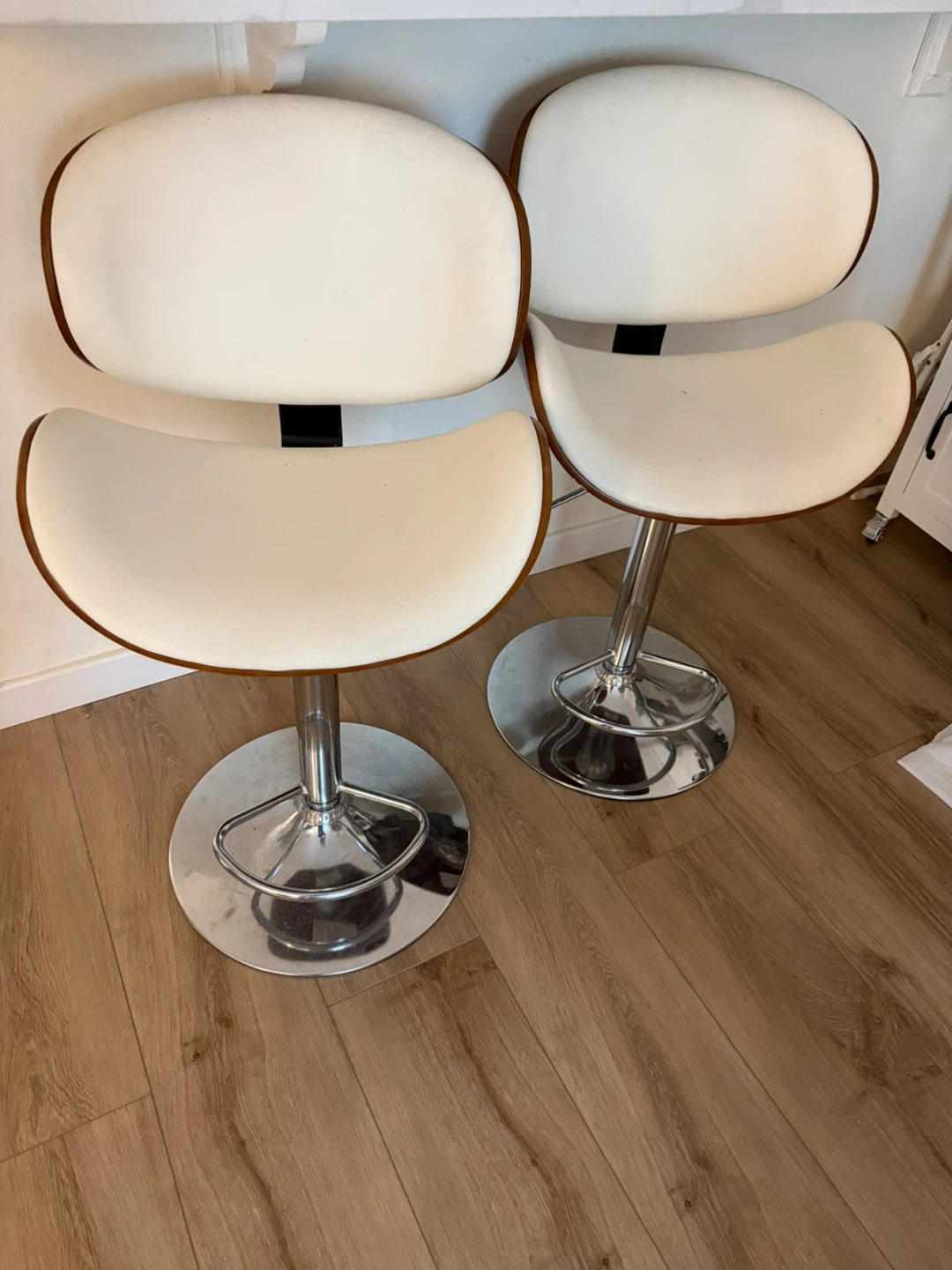 Set of 2 White PU Leather Swivel Bar Stools with Footrest - photo 2