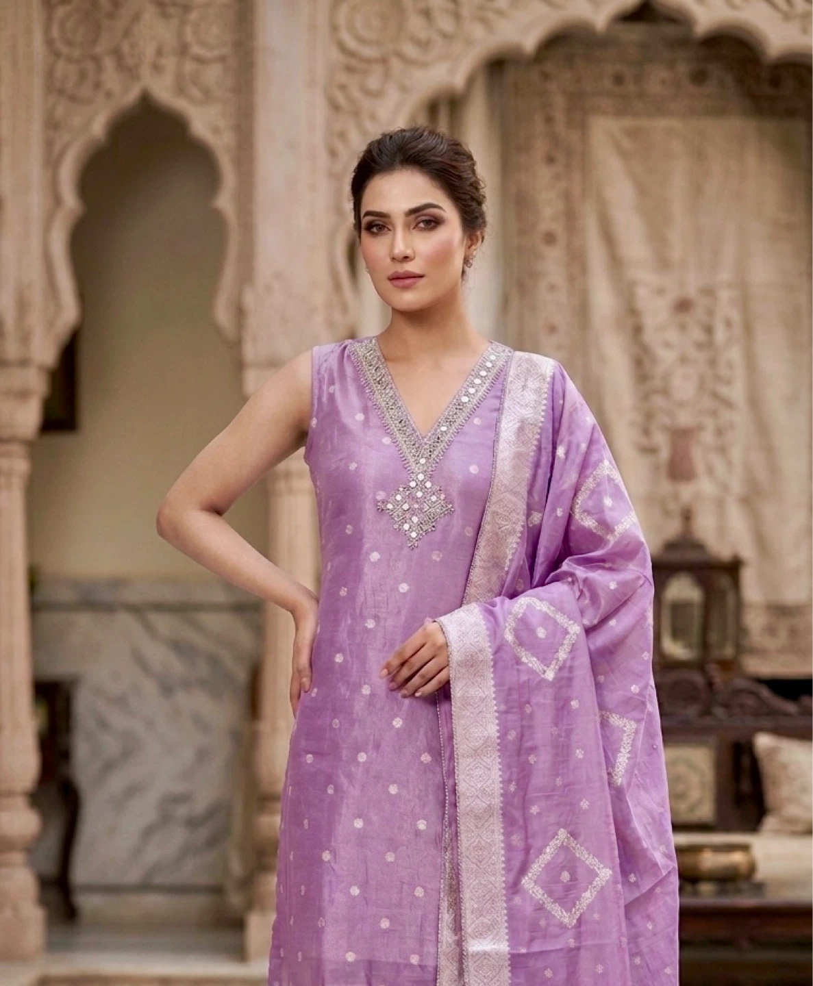 Purple Jacquard Kurti with Pants and Dupatta - photo 4