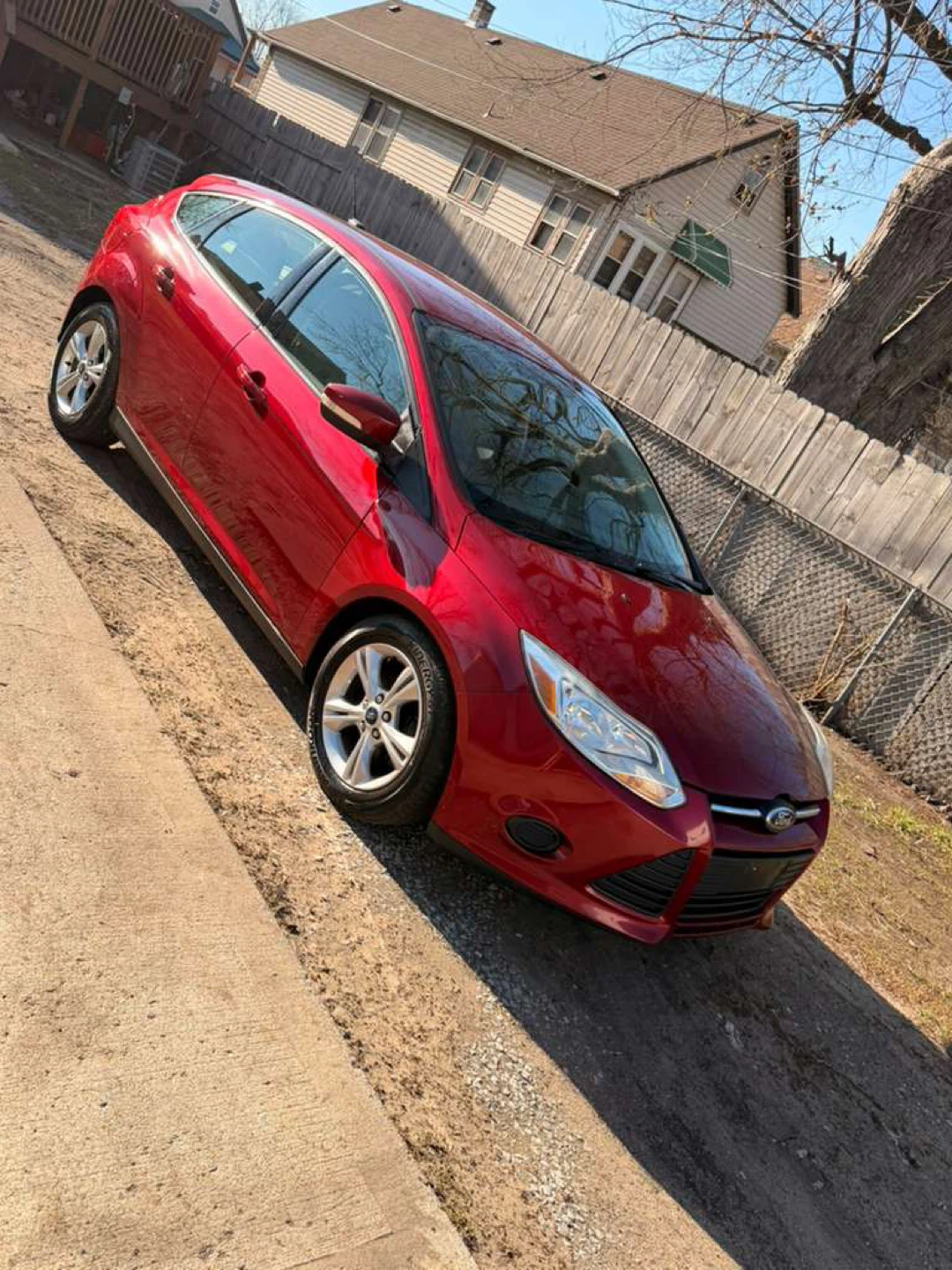 Red Ford Focus Hatchback 2014