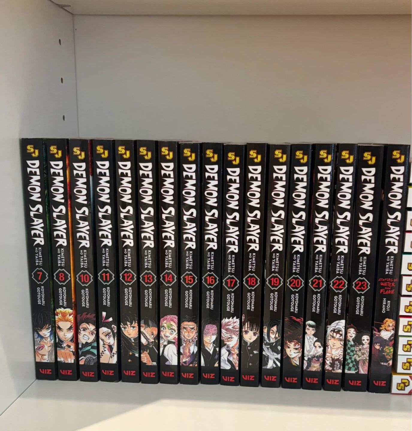 Demon Slayer: Kimetsu no Yaiba Manga Volumes 7-23