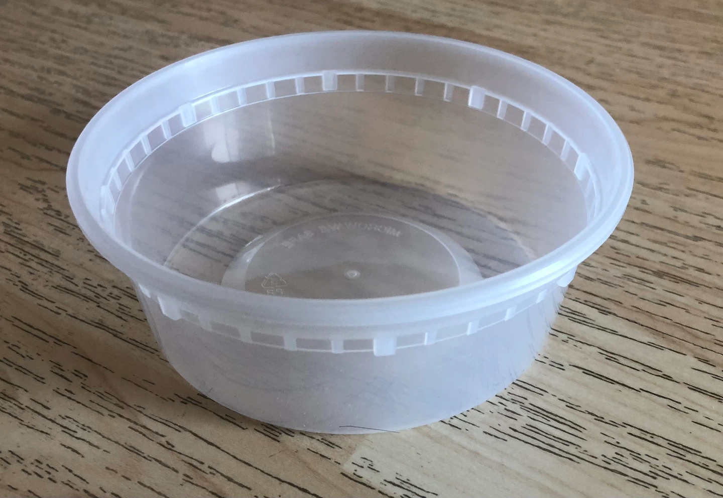 8 oz Clear Plastic Food Container with Lid