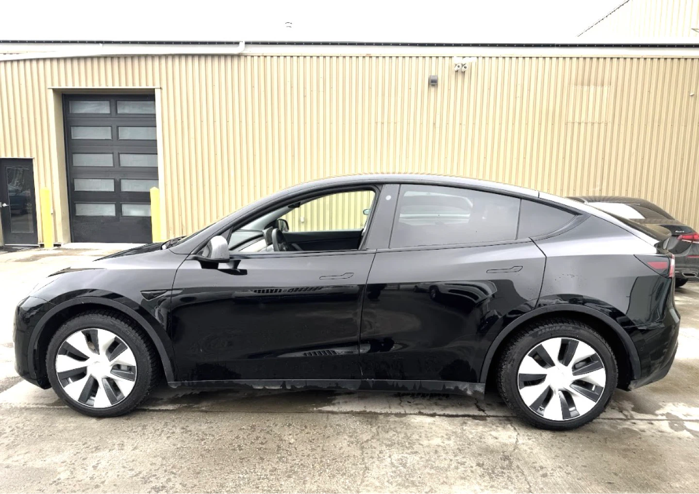 2021 Tesla Model Y Long Range AWD - photo 4