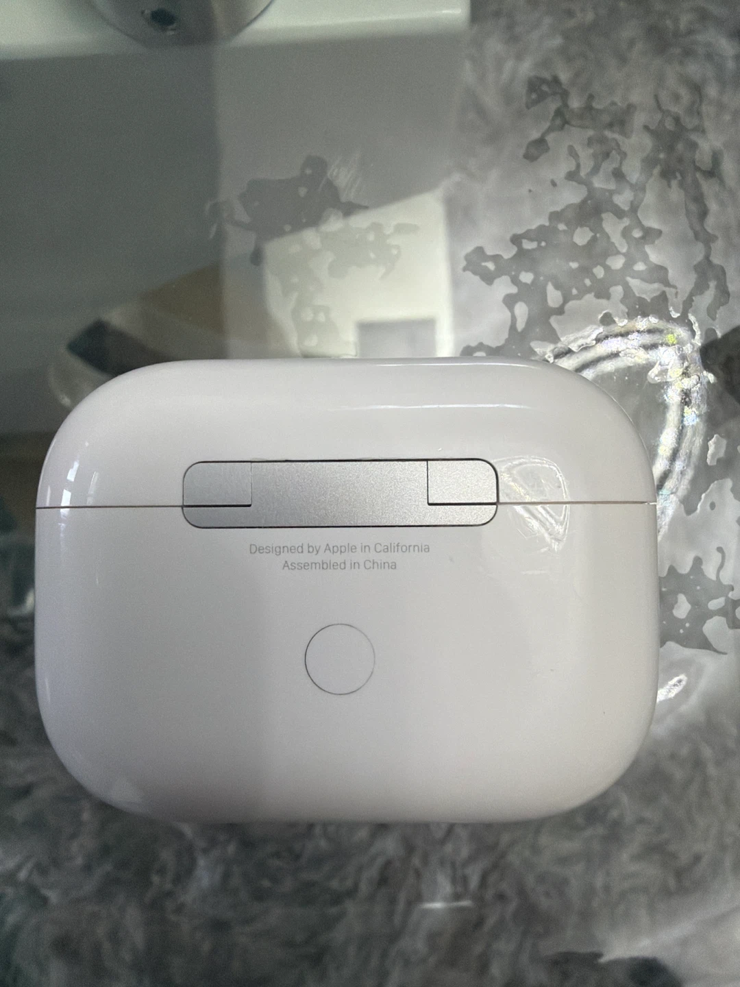 Apple AirPods Pro with Wireless Charging Case - photo 3