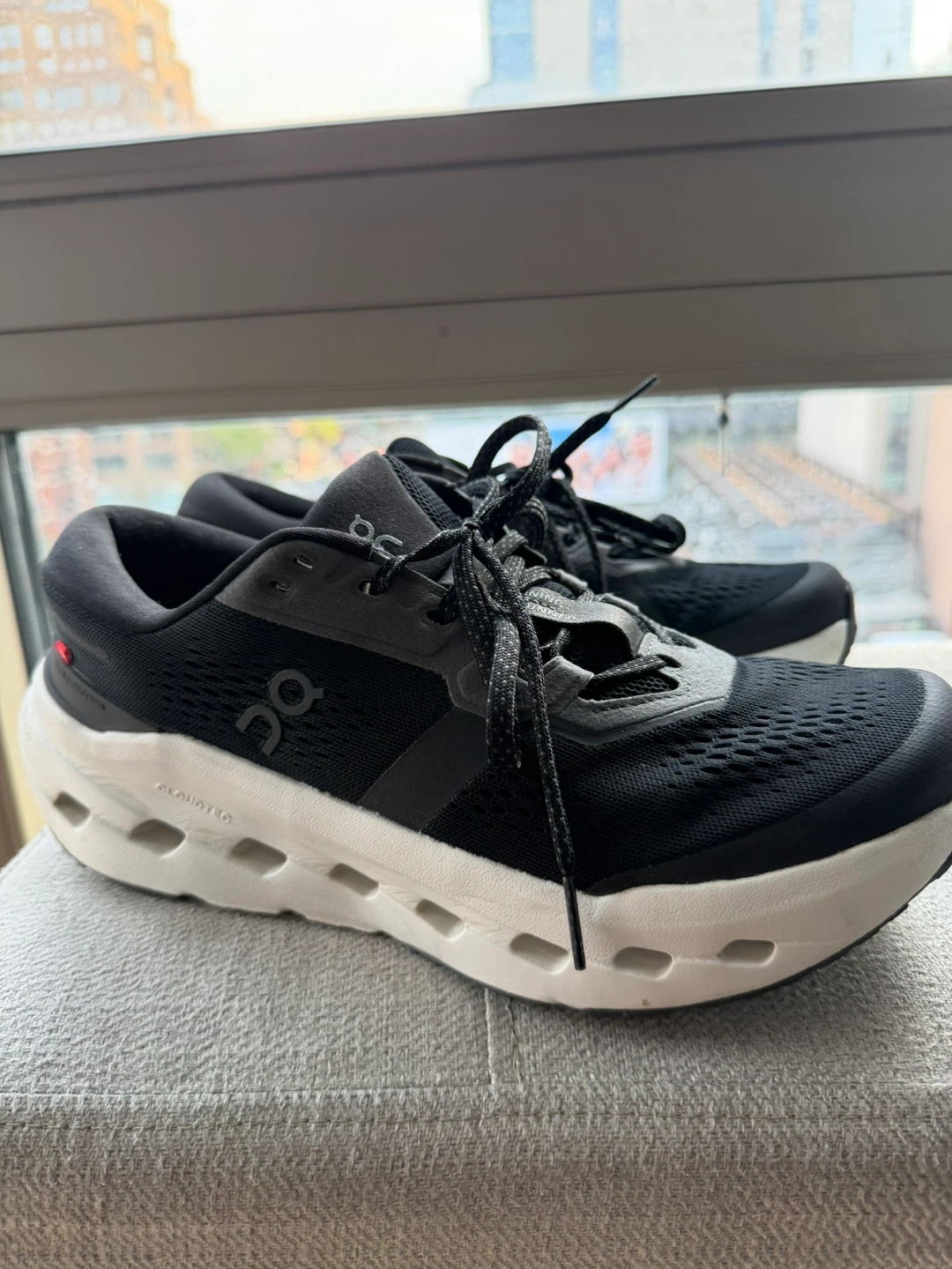 Mens On Cloudrunner 3 - Black/White - US Men's 7