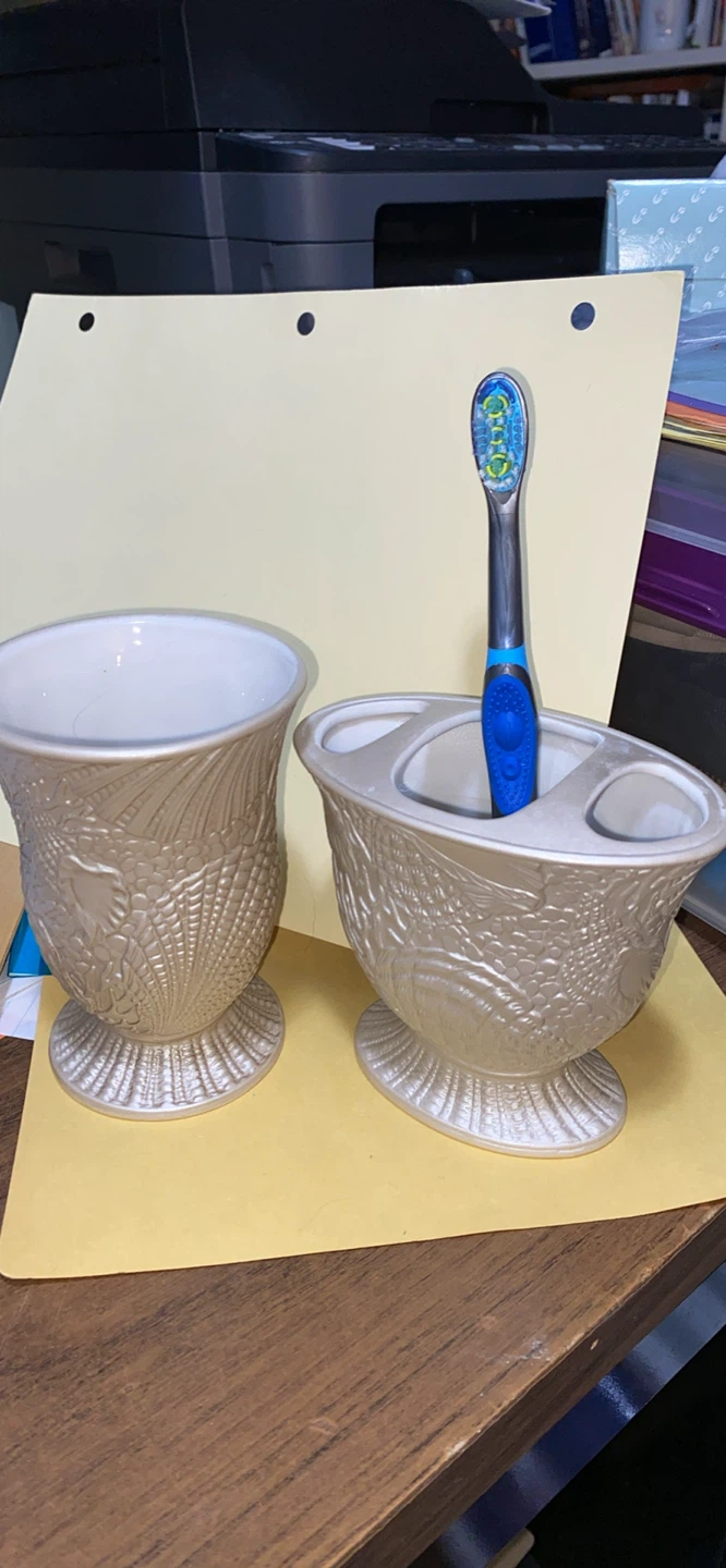 Bathroom Tumbler and Toothbrush Holder Set - photo 2