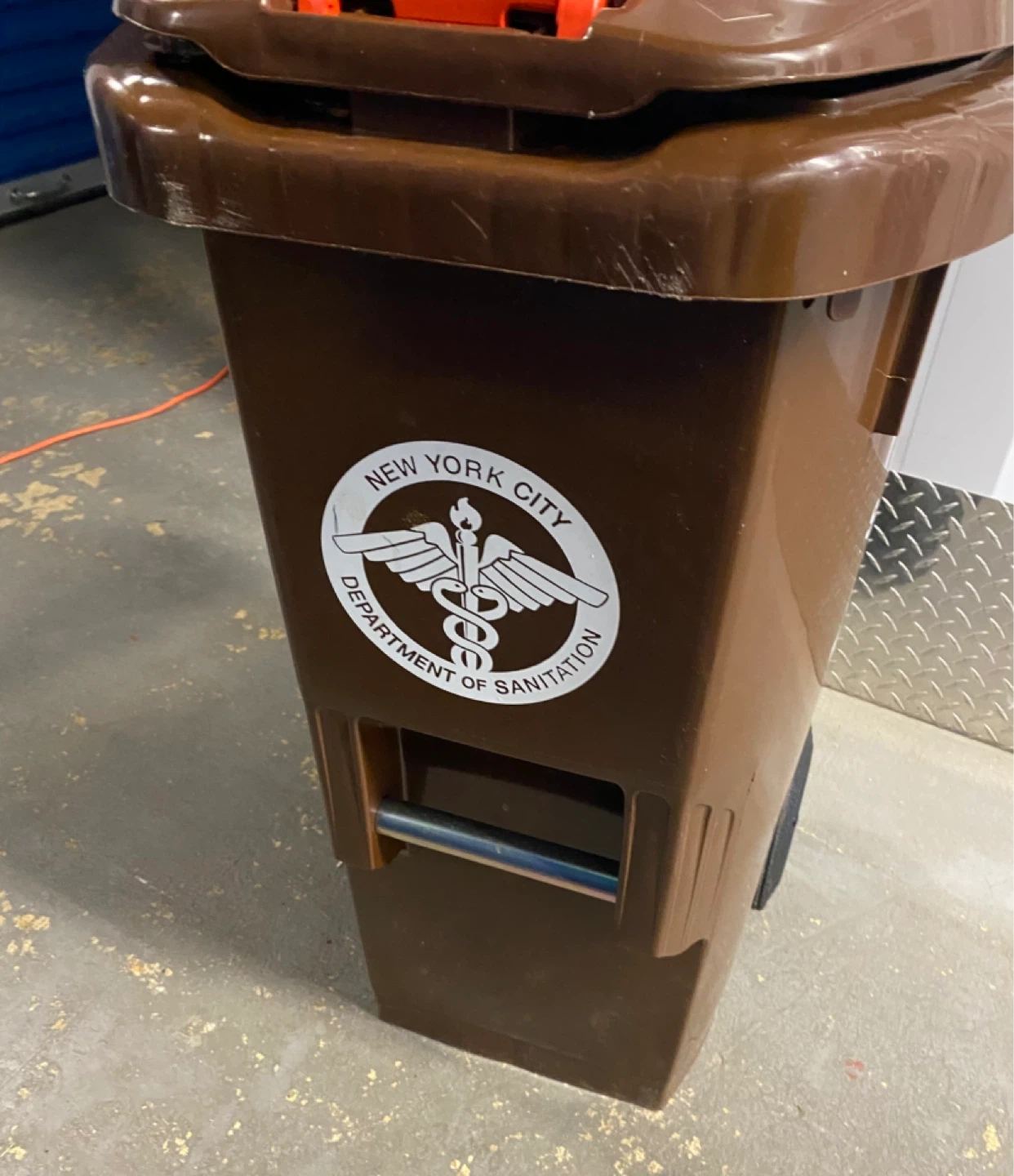 NYC Sanitation Food Scraps & Yard Waste Bin