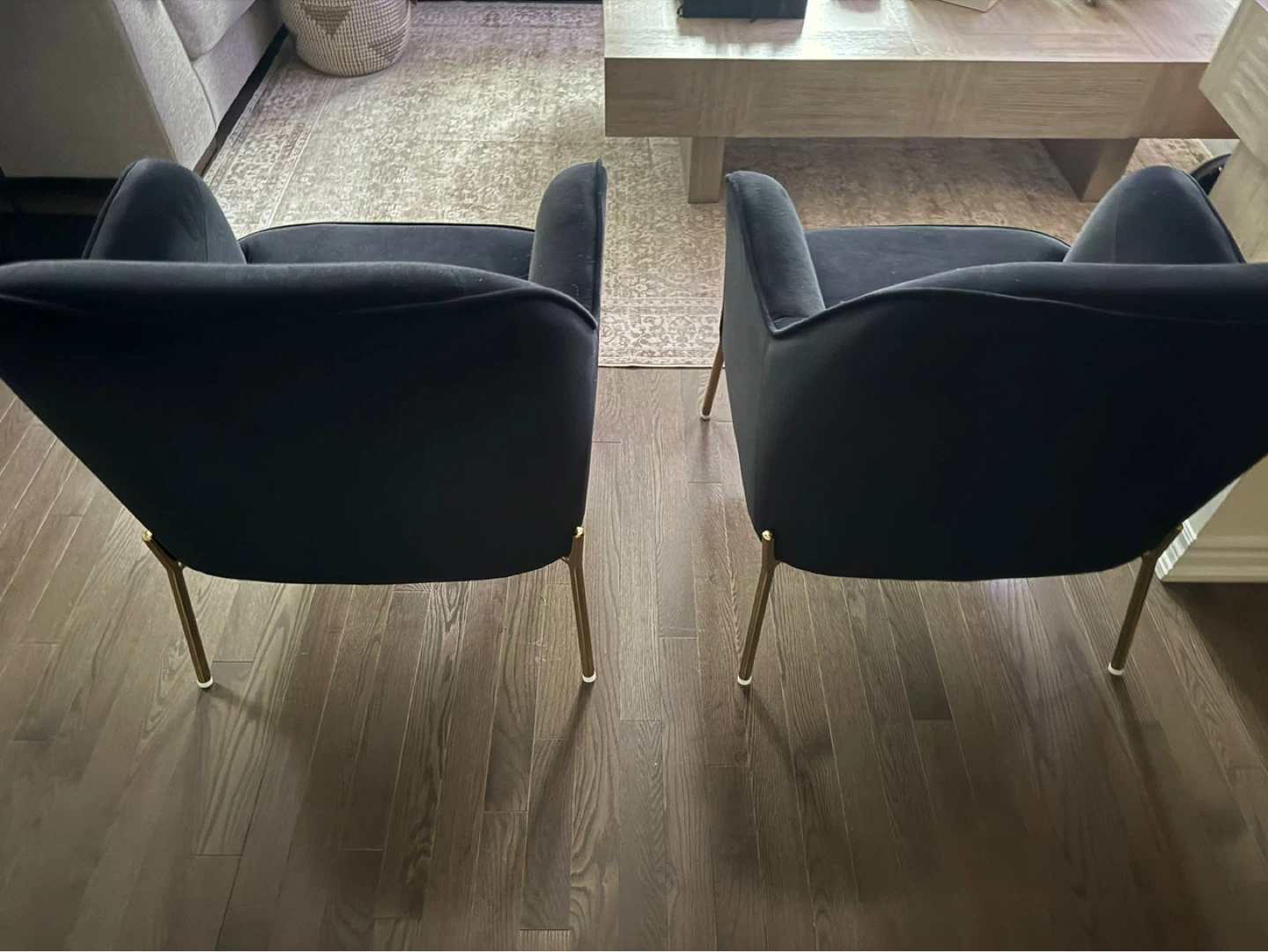 Set of 2 Black Velvet Accent Chairs with Gold Legs - photo 4