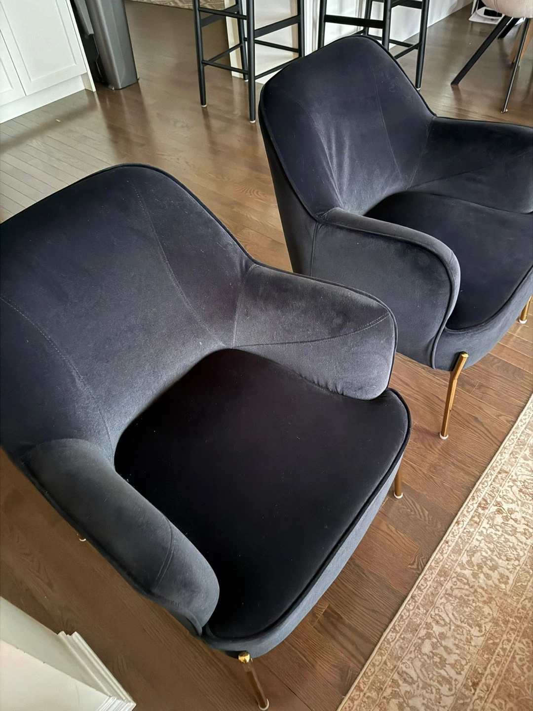 Set of 2 Black Velvet Accent Chairs with Gold Legs - photo 3