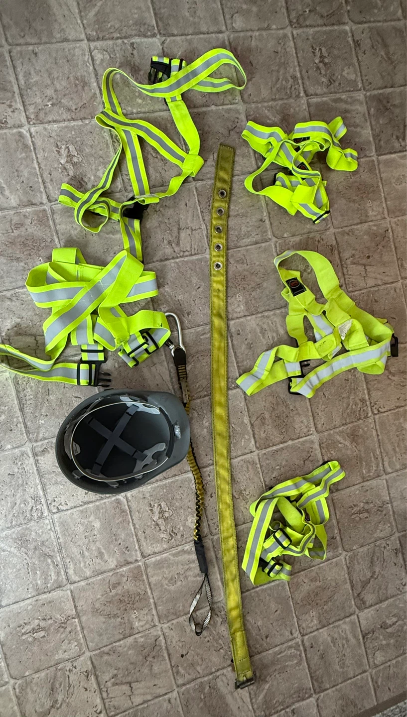 MSA Fall Protection Harness and Gear Set - photo 5