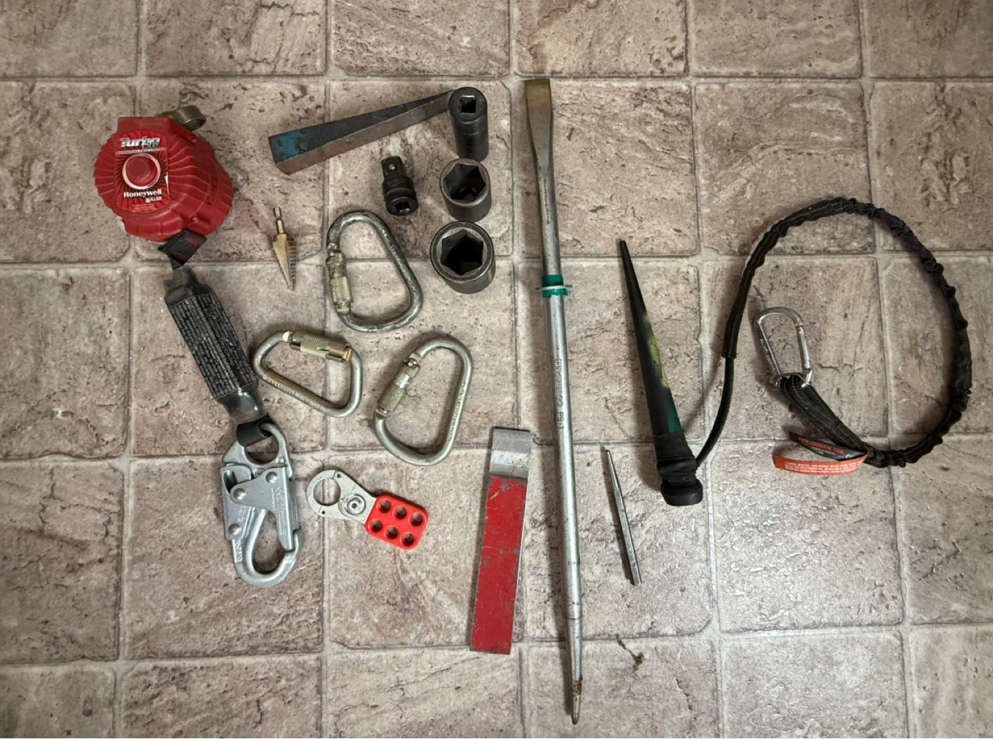 MSA Fall Protection Harness and Gear Set - photo 4