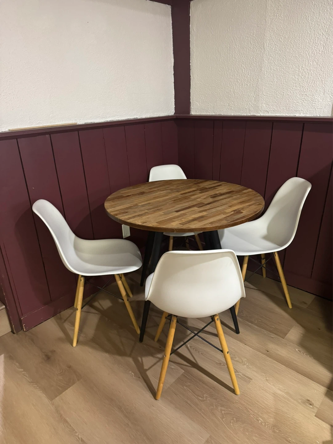 Round Wood Top Dining Table with 4 White Chairs