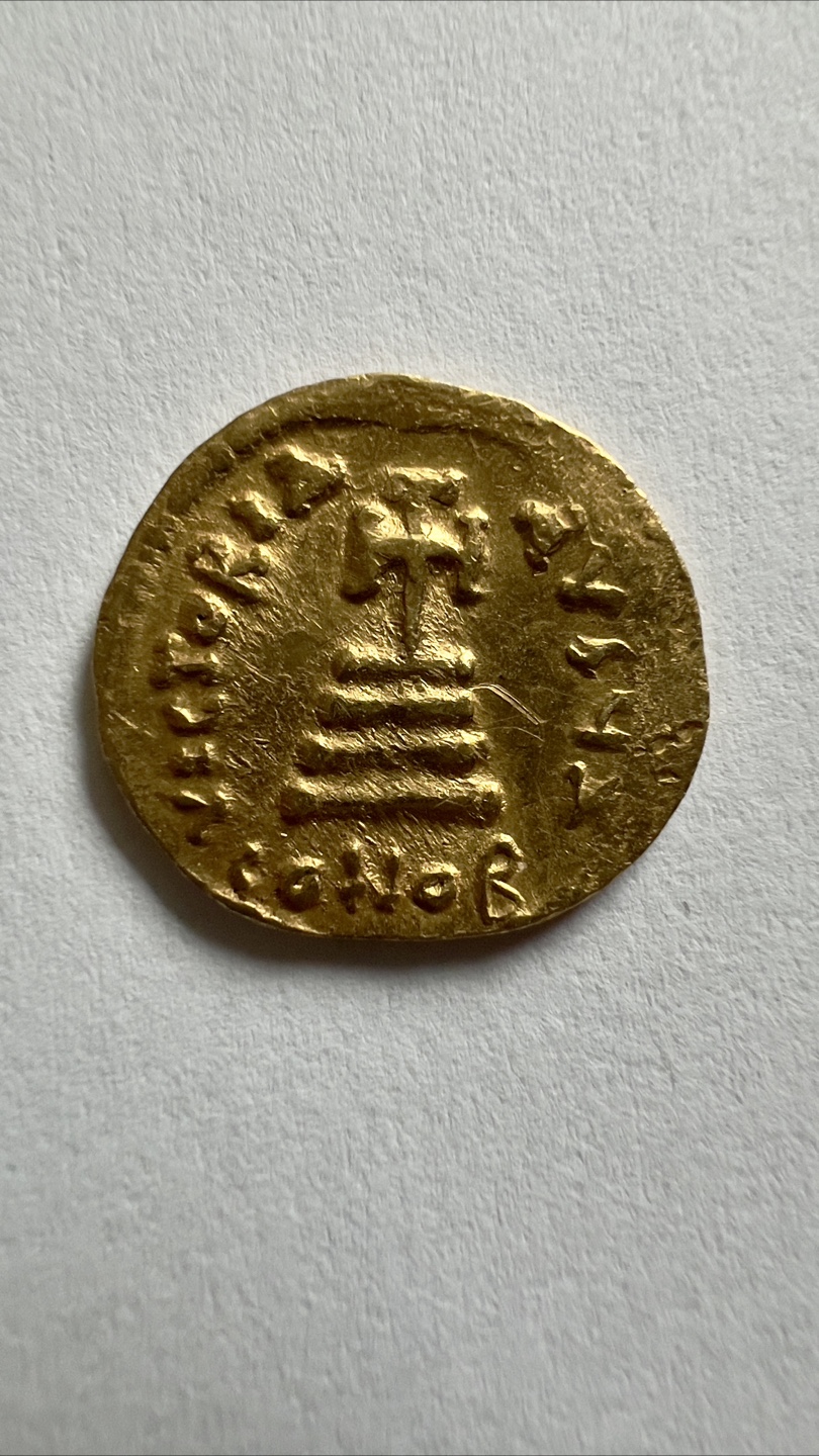 Byzantine Gold Solidus of Heraclius and Son (c.616-625 AD) - photo 2