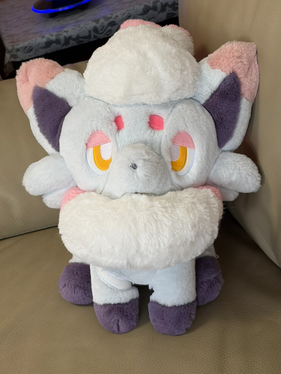 Pokémon Center - Comfy friends Hisuian Zorua Plush - Used