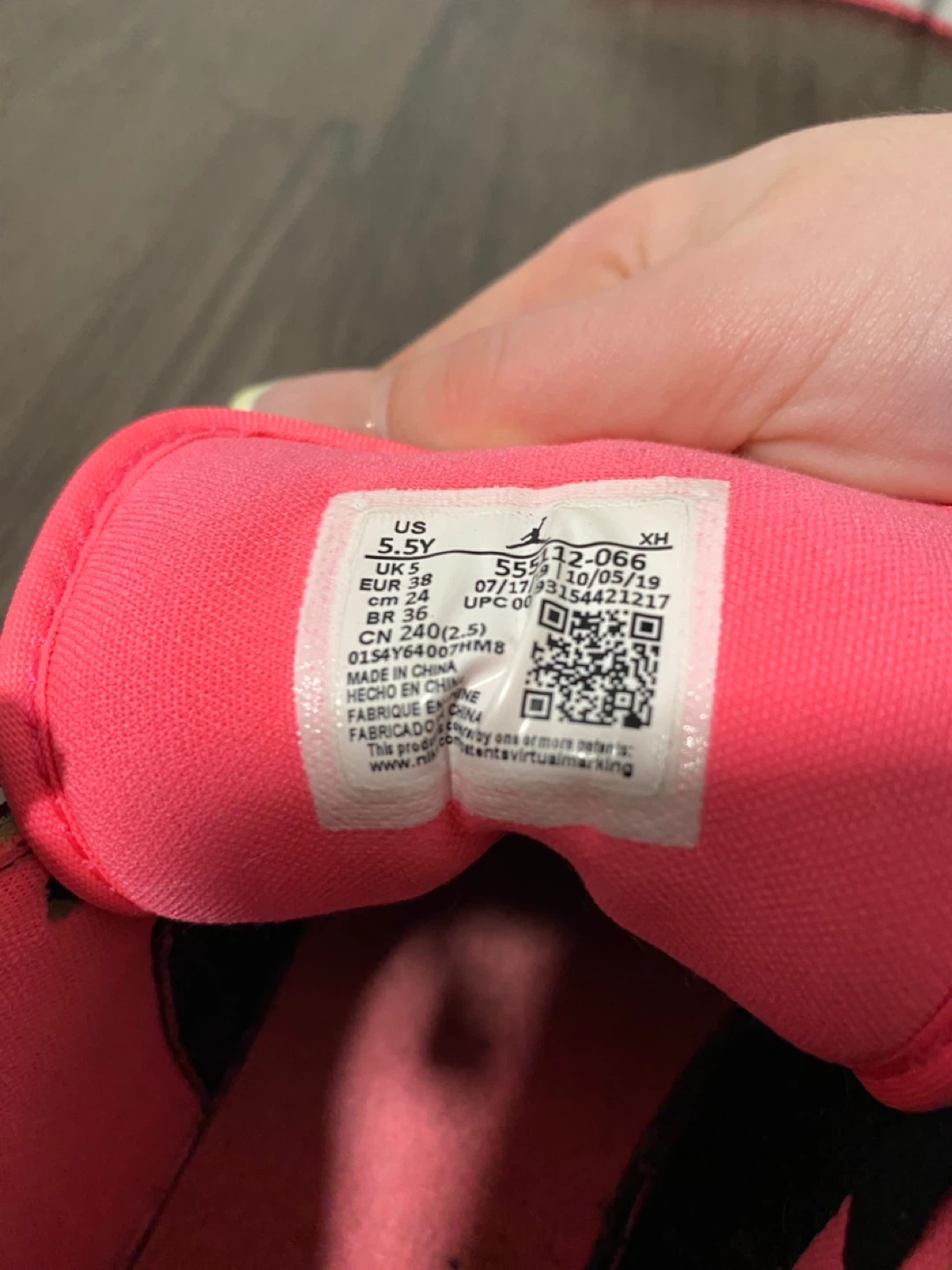 Jordan 1 Mid SE Youth Black Pink Sneakers - photo 3